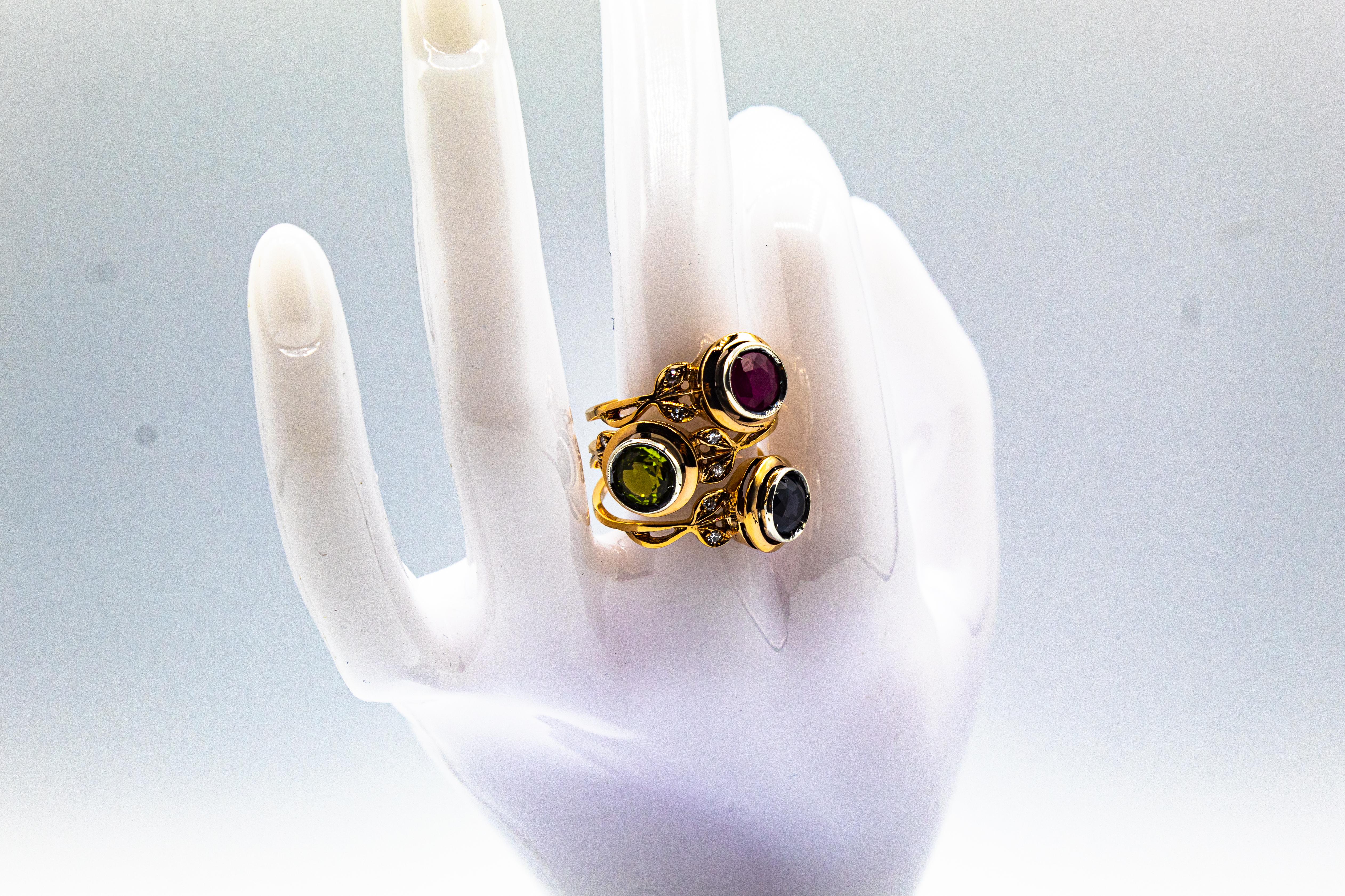 Bague de cocktail en or jaune, diamant blanc, saphir bleu et rubis, de style Art Nouveau en vente 13