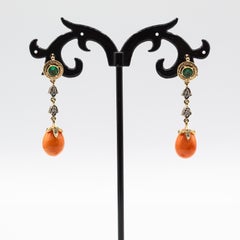 Pendientes de Oro Amarillo Estilo Art Nouveau Diamante Blanco Corte Gota de Esmeralda Coral Rojo