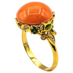 Anillo de Cóctel de Oro Amarillo Estilo Art Nouveau Diamante Blanco Esmeralda Melocotón Coral