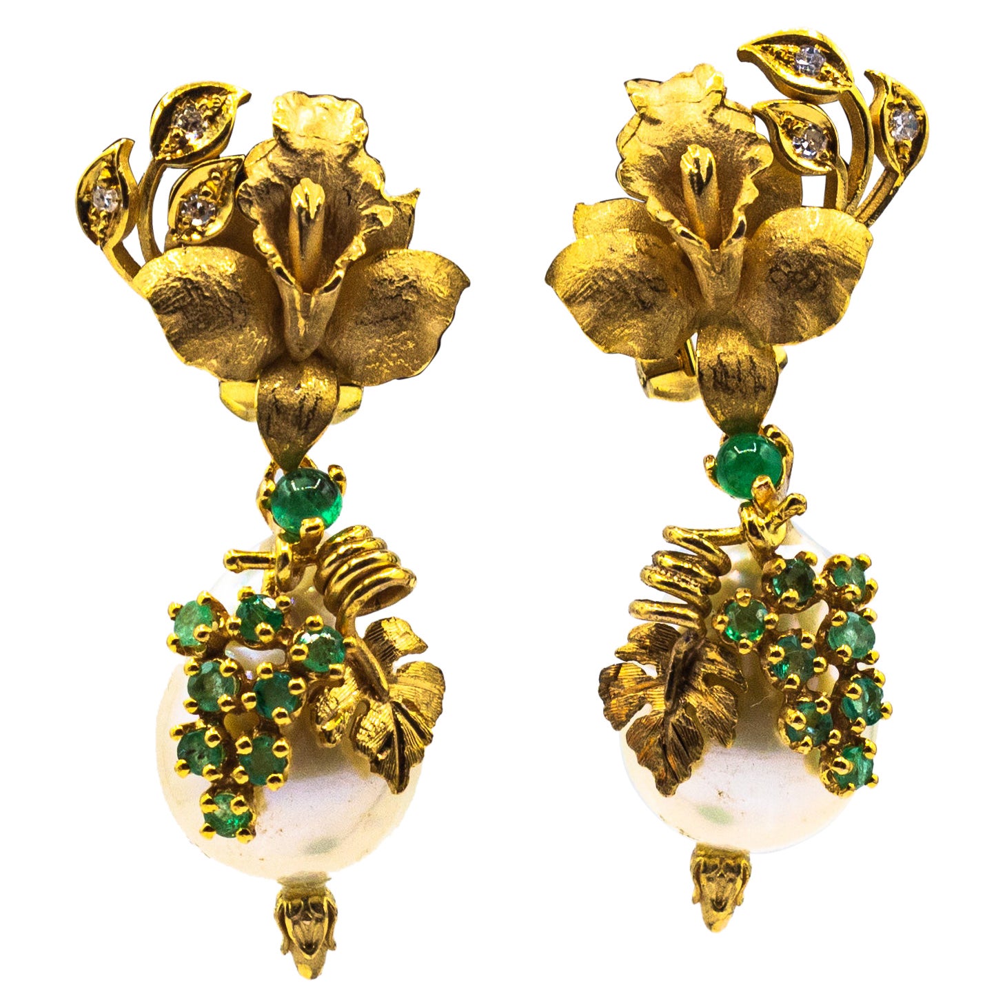 Pendientes de clip de oro amarillo estilo Art Nouveau con diamante blanco y perla esmeralda en venta