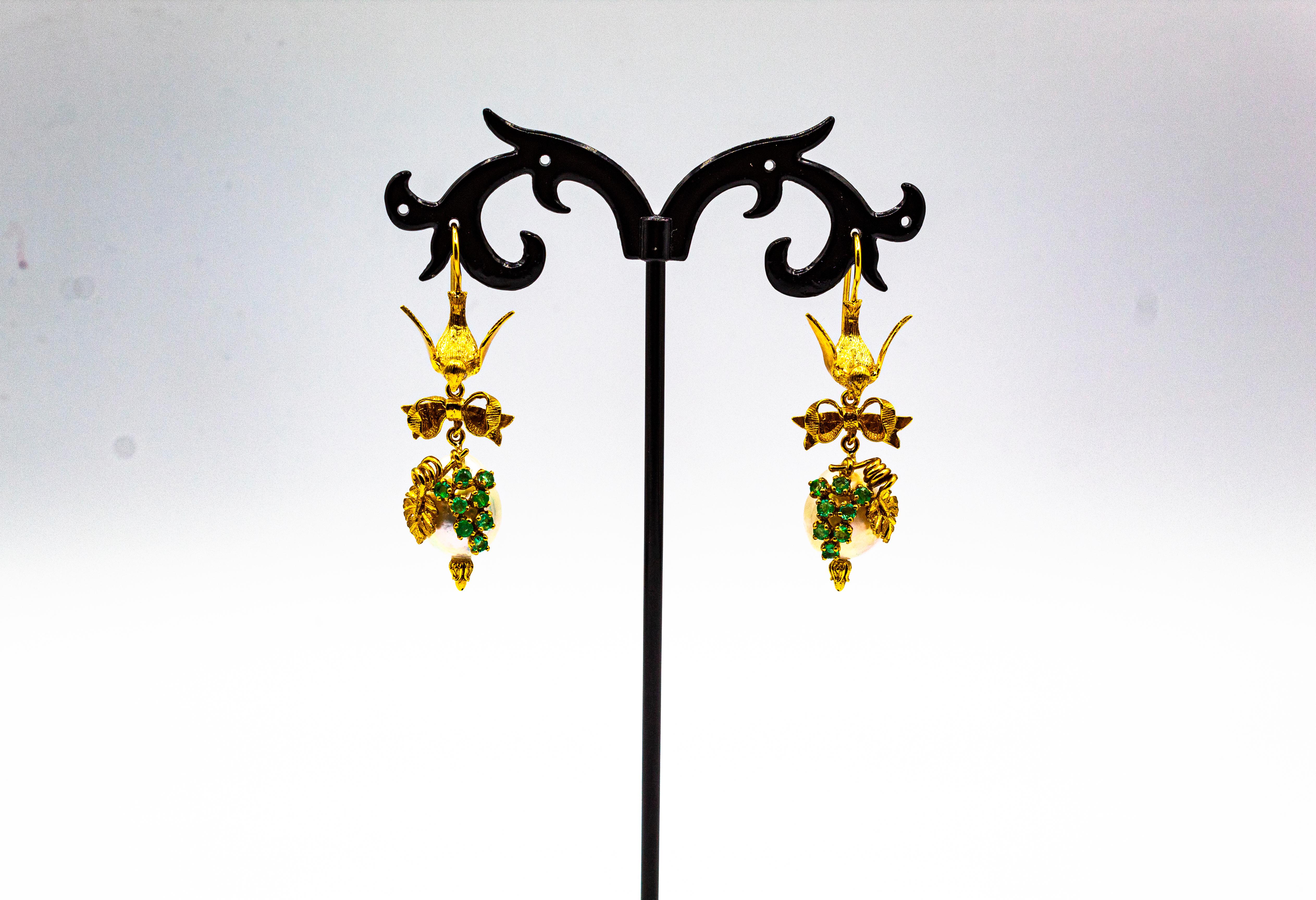 Jugendstil Weißer Diamant Smaragd Perle Gelbgold Tropfen-Ohrringe „ Vogel“ für Damen oder Herren im Angebot
