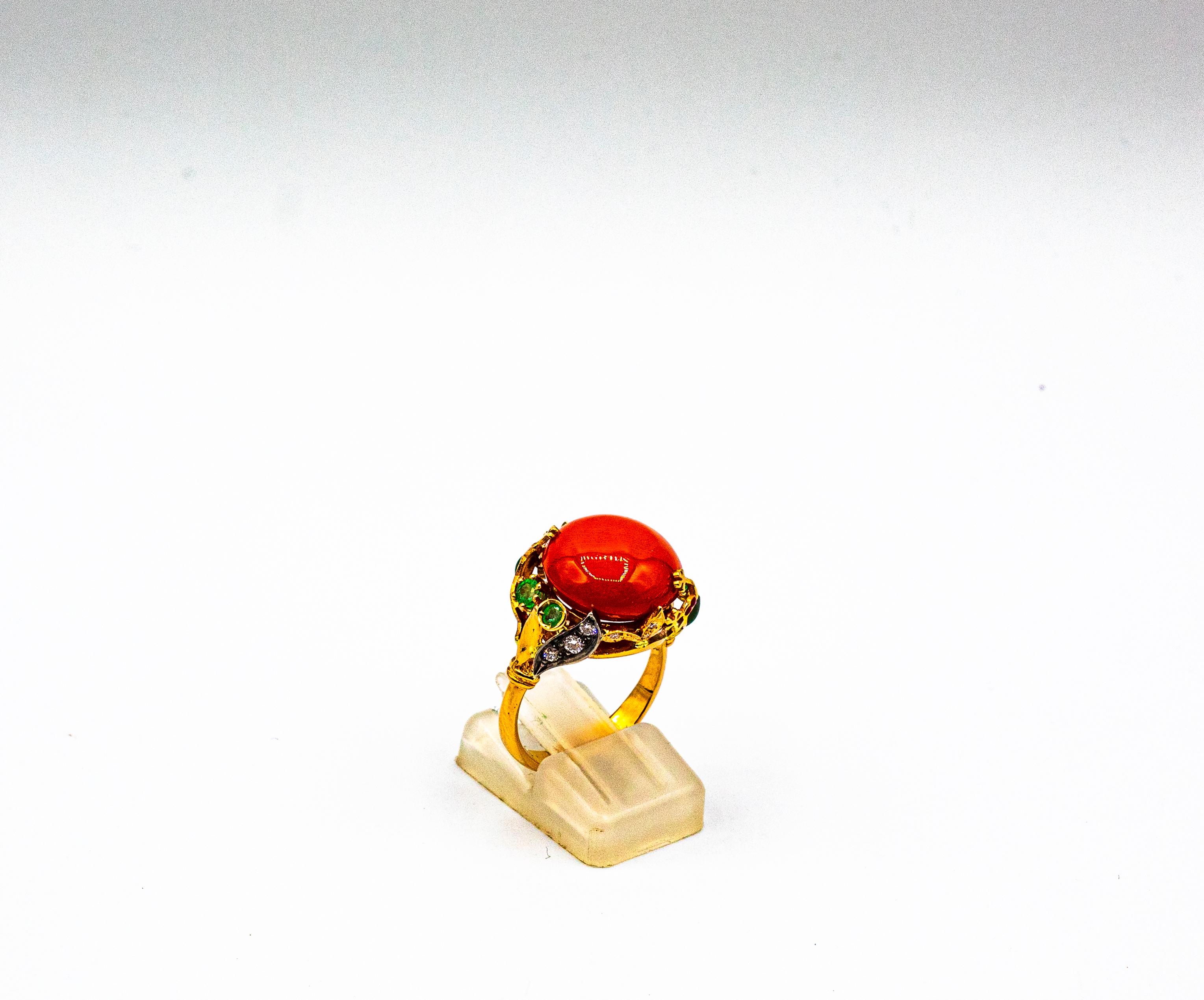 Anillo de Cóctel de Oro Amarillo Estilo Art Nouveau Diamante Blanco Esmeralda Coral Rojo Cabujón