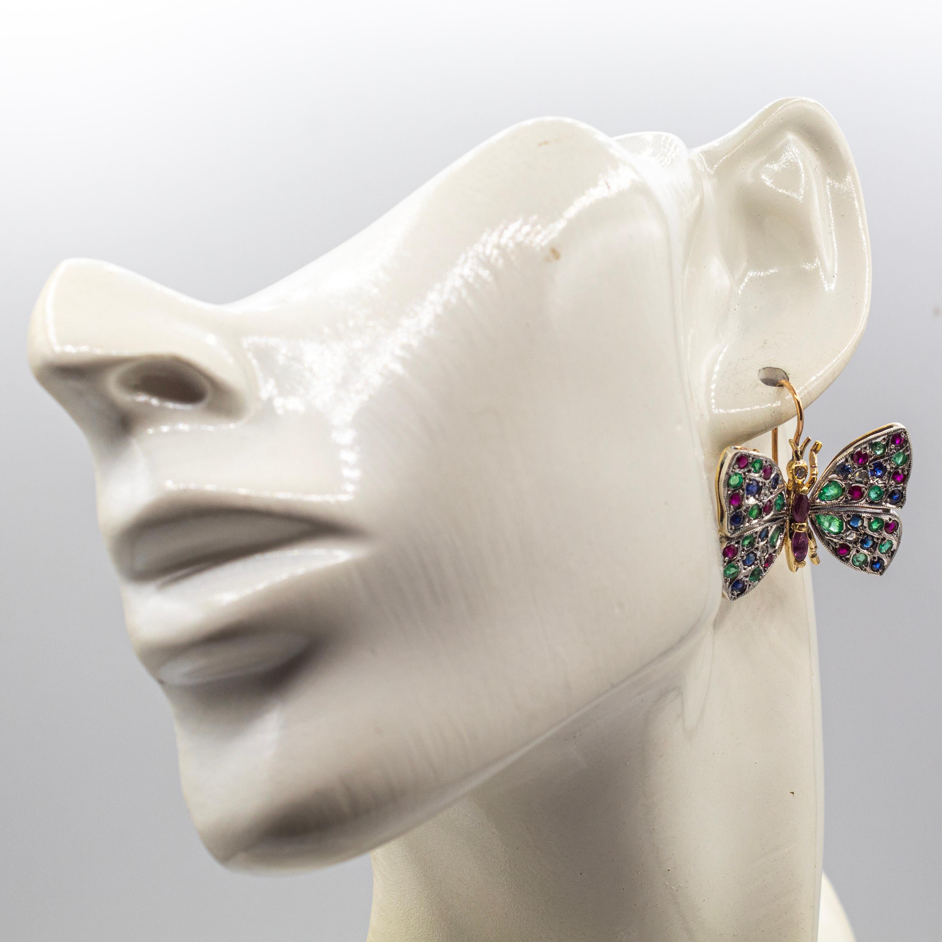 Boucles d'oreilles en or jaune de style Art nouveau avec diamant blanc, émeraude, rubis et saphir bleu en vente 5