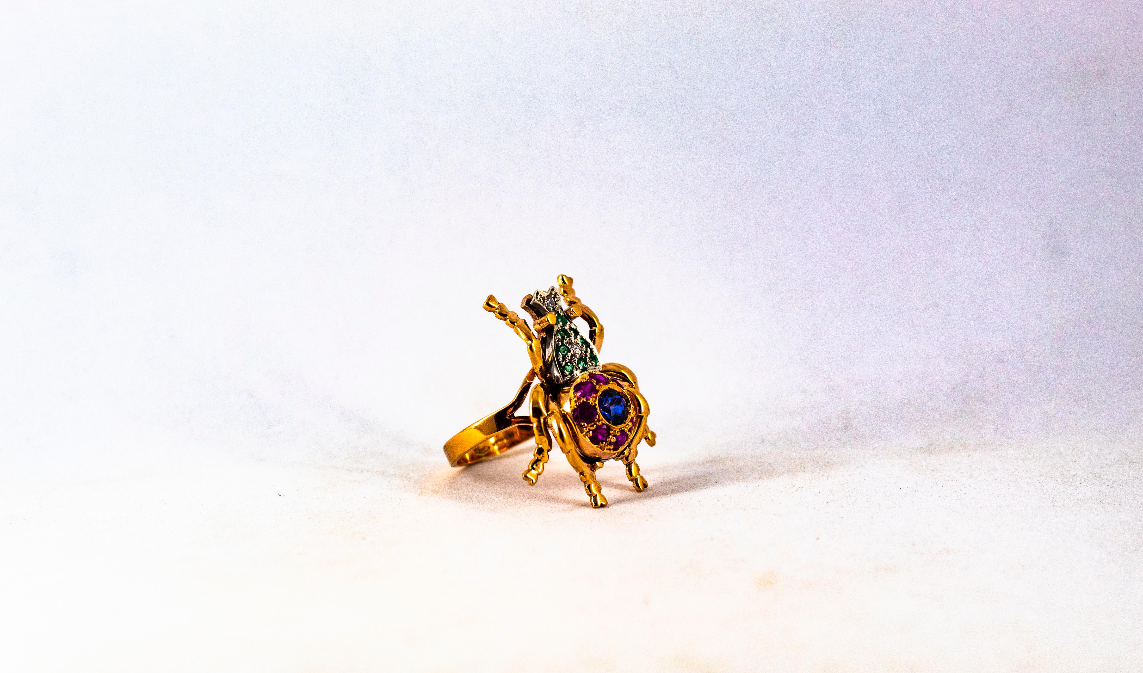 Bague cocktail de style Art Nouveau en or jaune avec diamant blanc, émeraude, rubis et saphir en vente 9