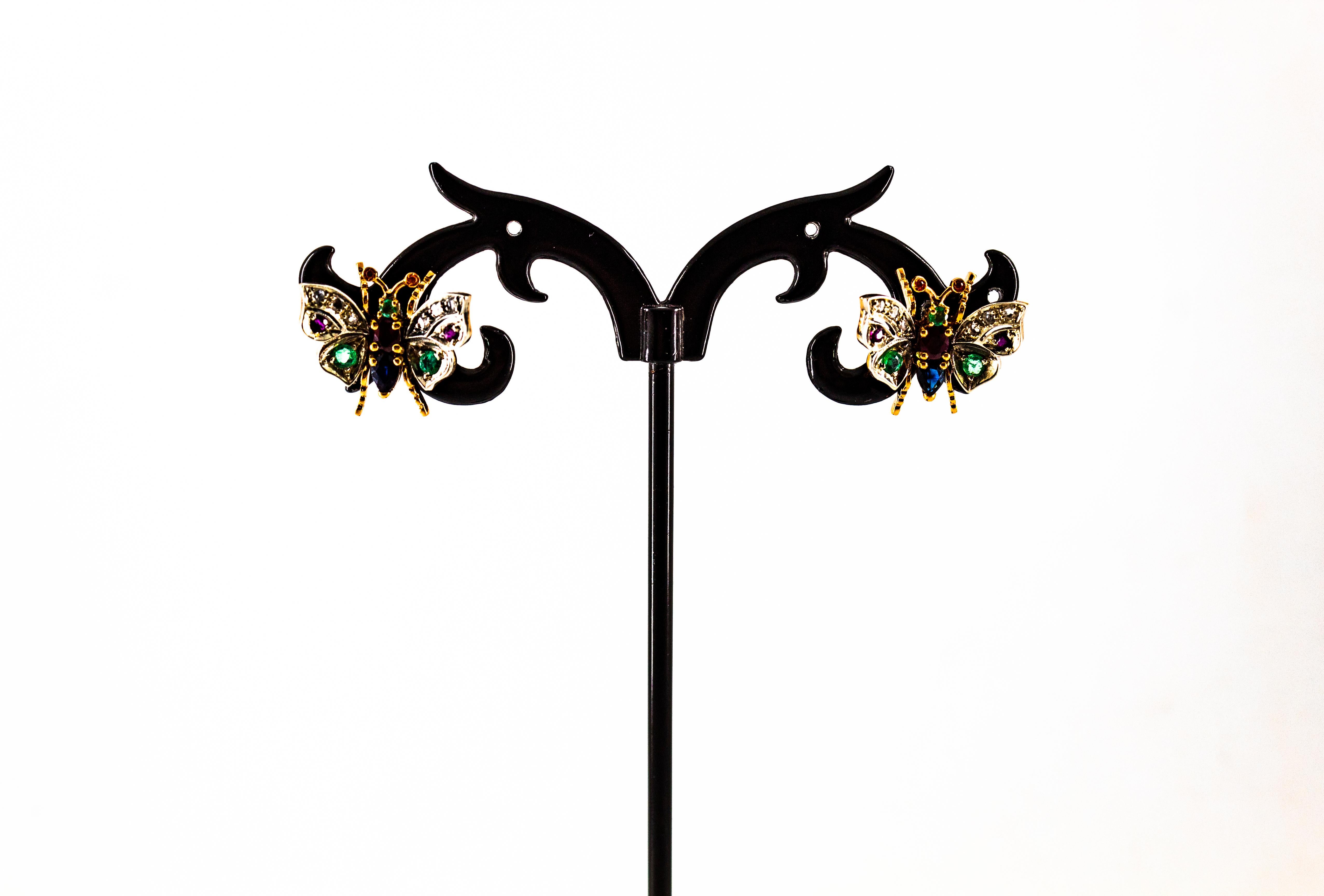 Art Nouveau Style Weißer Diamant Smaragd Rubin Saphir Gelbgold Ohrstecker für Damen oder Herren im Angebot