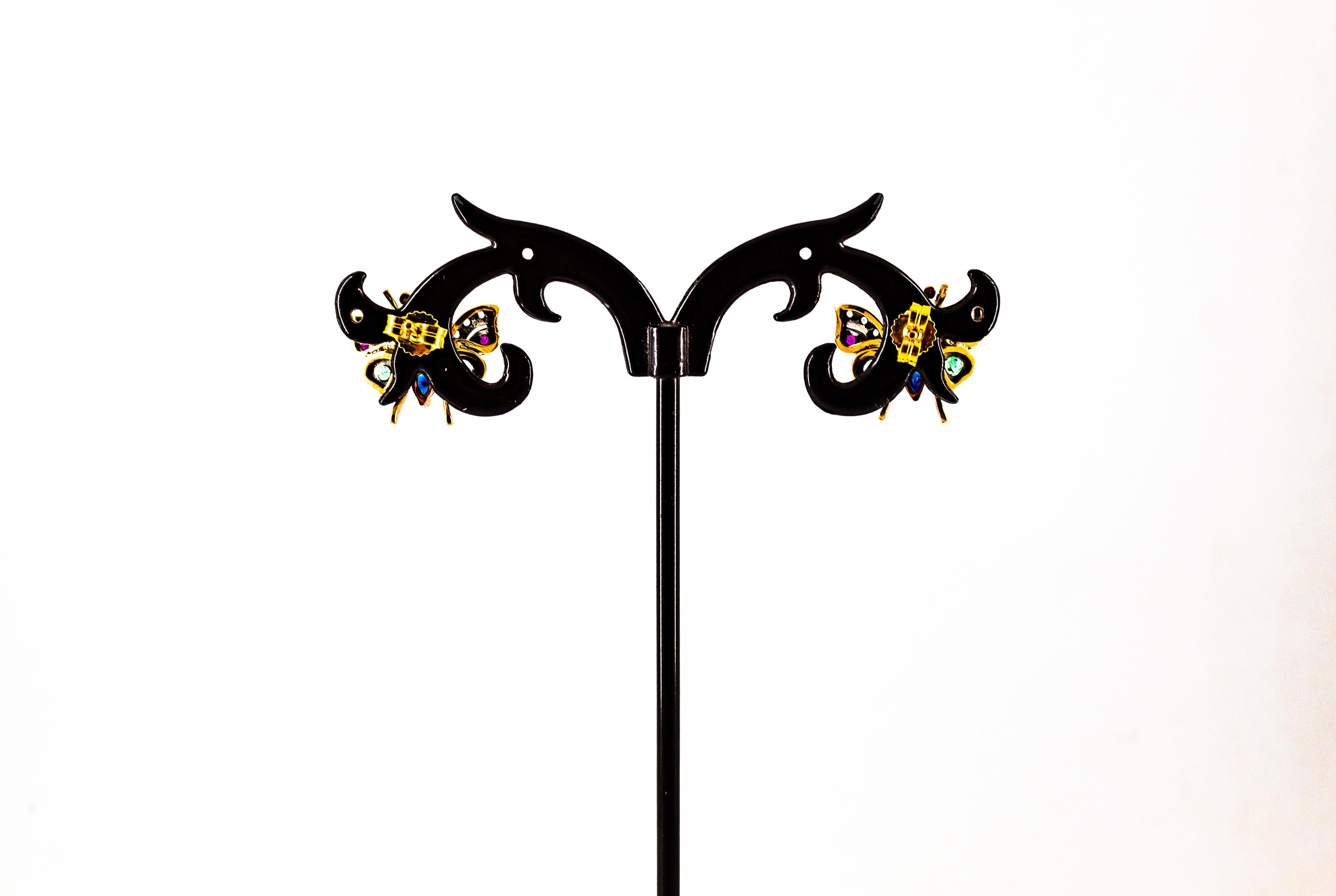 Clous d'oreilles en or jaune de style Art Nouveau avec diamant blanc, émeraude, rubis et saphir en vente 3
