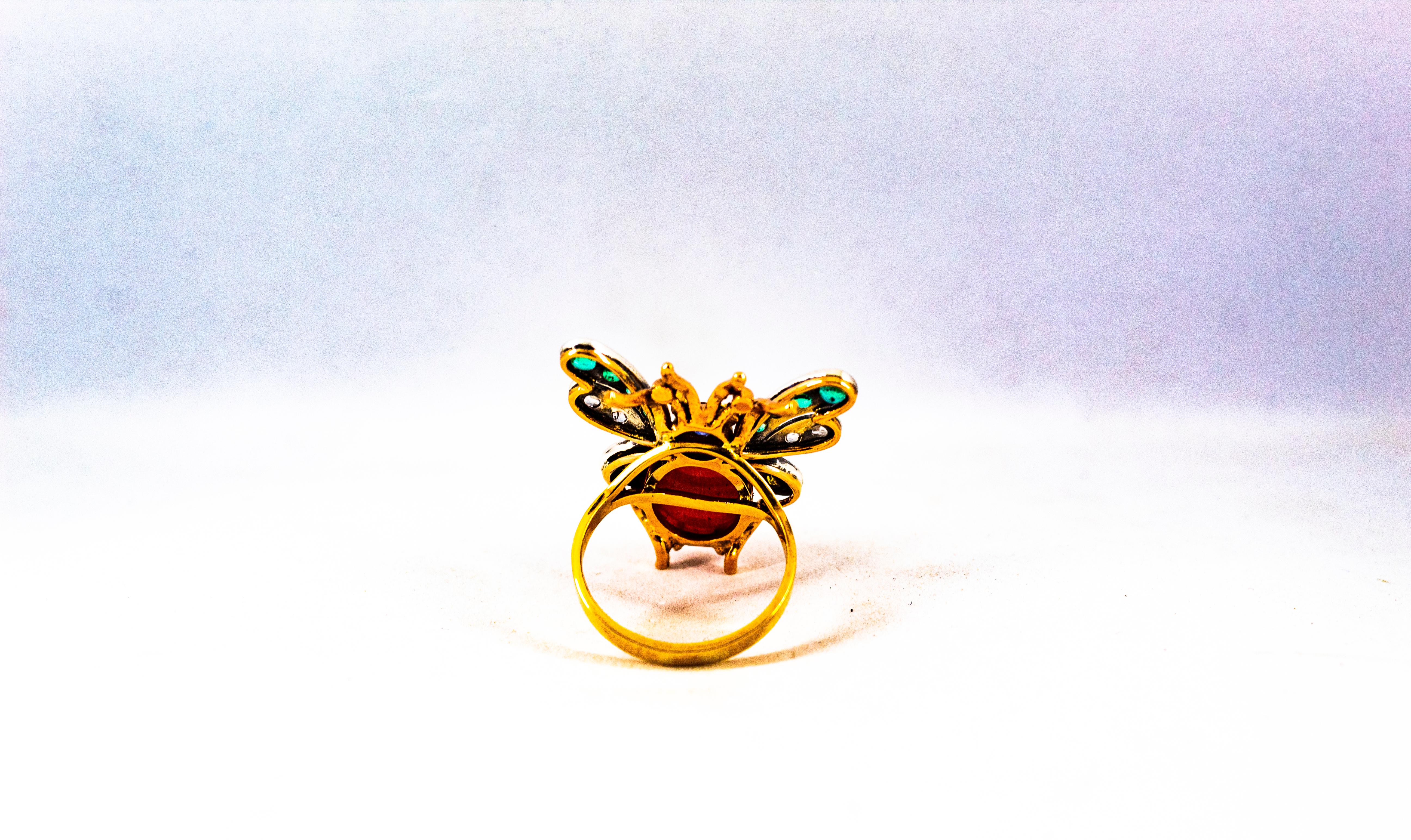 Anello da cocktail in oro giallo con diamante bianco, smeraldo, zaffiro e corallo in stile Art Nouveau in vendita 5