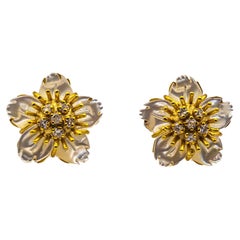 Boucles d'oreilles fleurs en or jaune, diamant blanc et nacre de style Art Nouveau