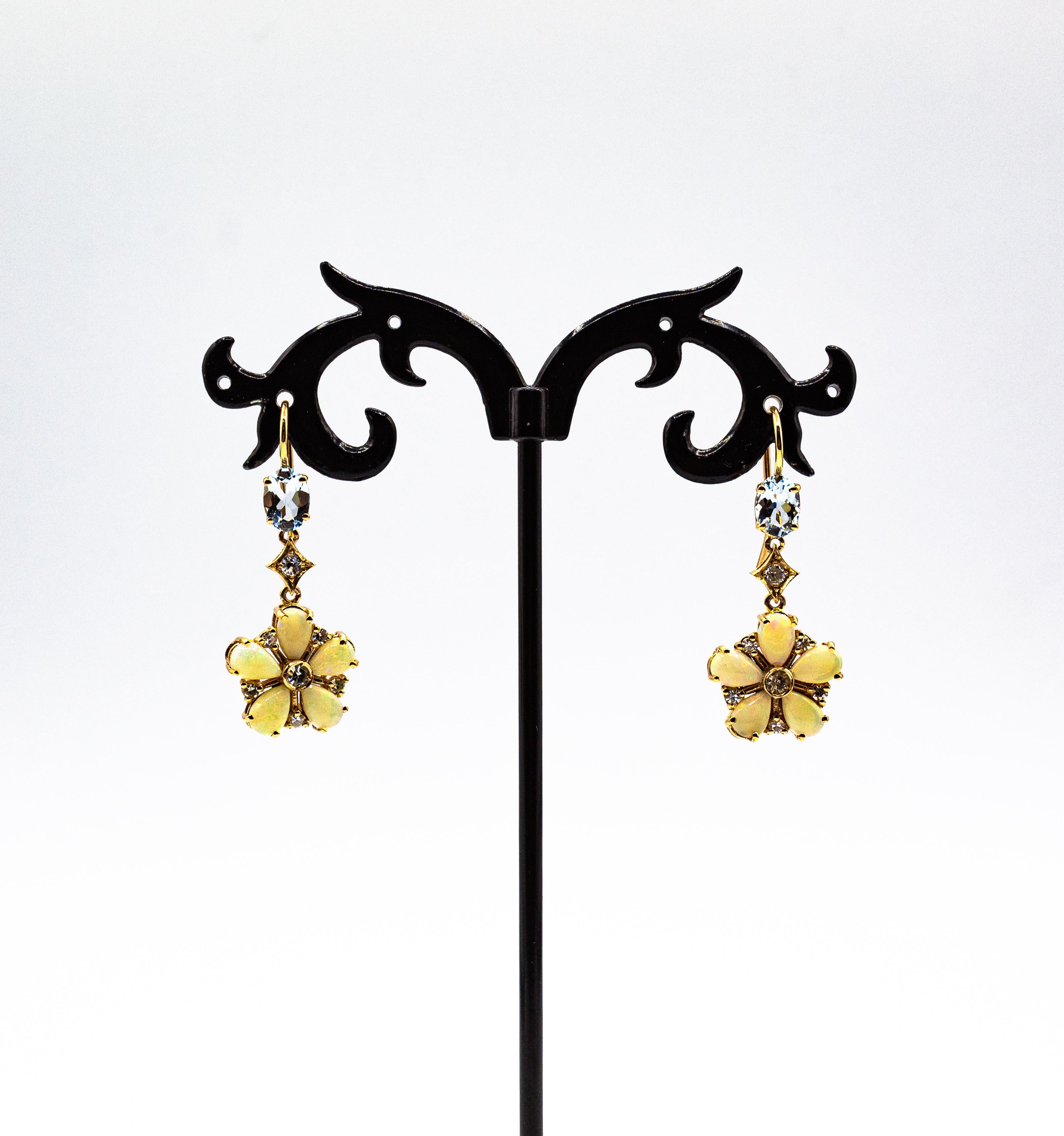 Gelbgold-Tropfen-Ohrringe im Jugendstil mit weißem Diamant-Opal und Aquamarin (Art nouveau) im Angebot