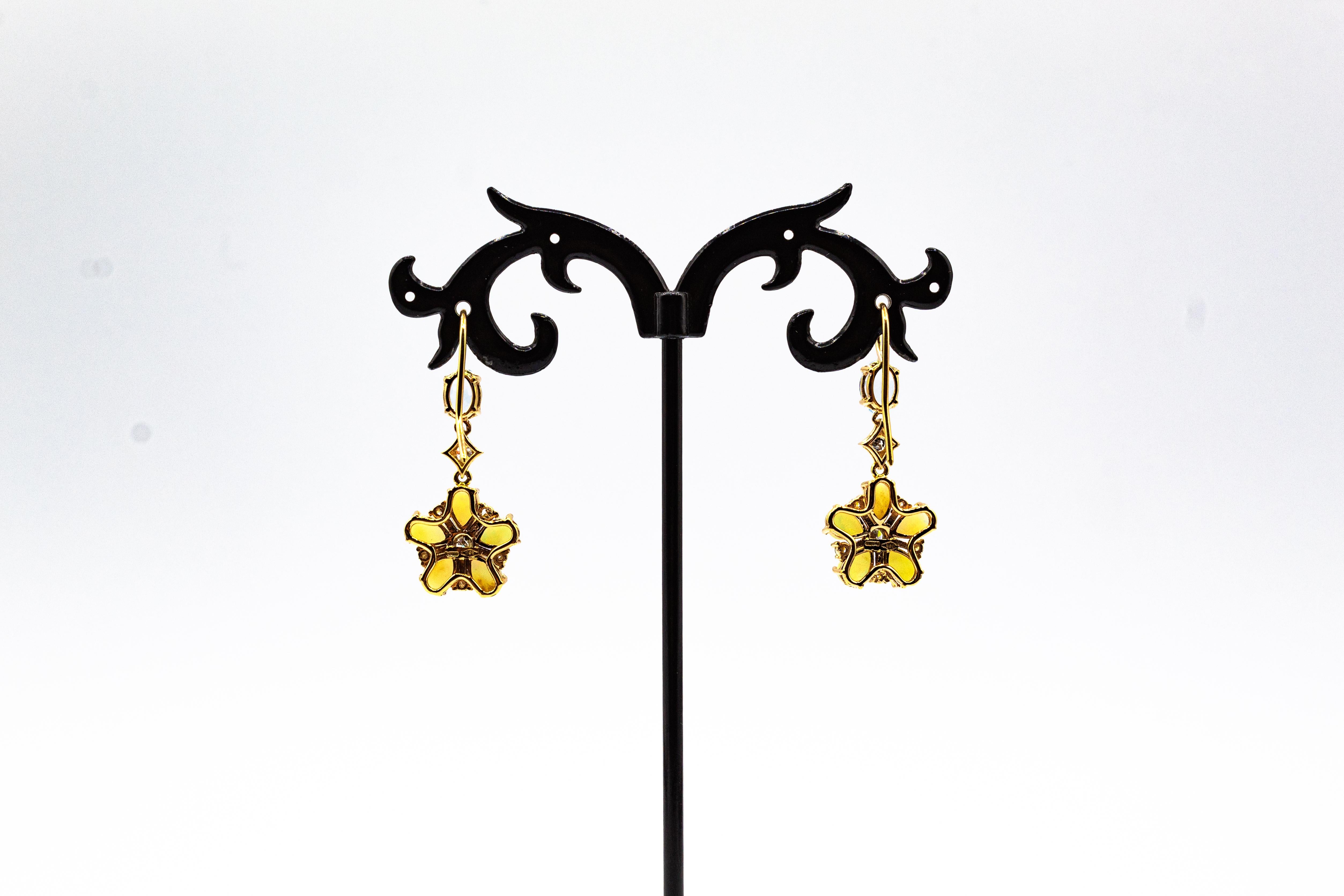 Gelbgold-Tropfen-Ohrringe im Jugendstil mit weißem Diamant-Opal und Aquamarin für Damen oder Herren im Angebot
