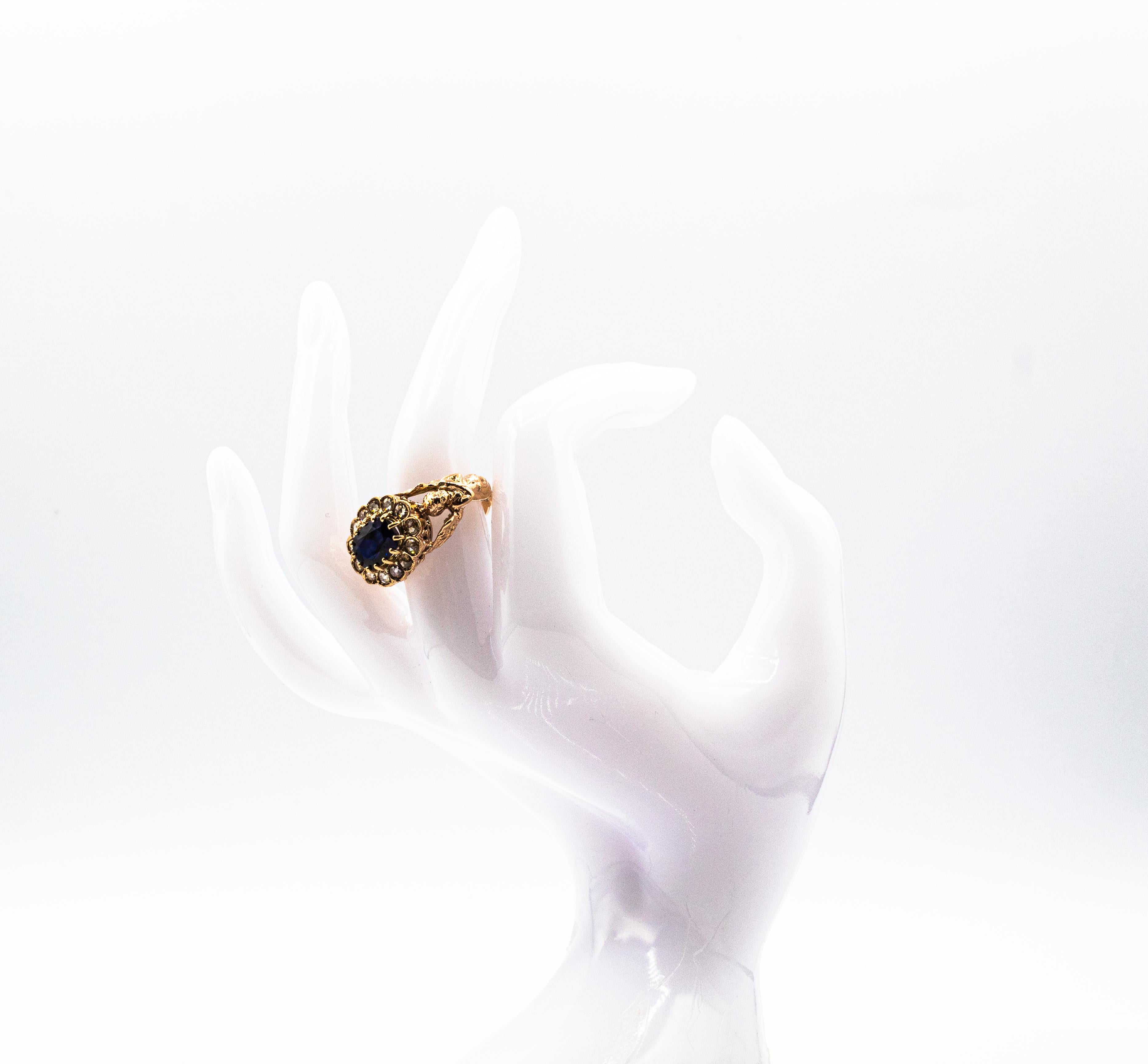 Bague cocktail de style Art Nouveau en or jaune avec diamants blancs et saphirs bleus taille ovale en vente 8