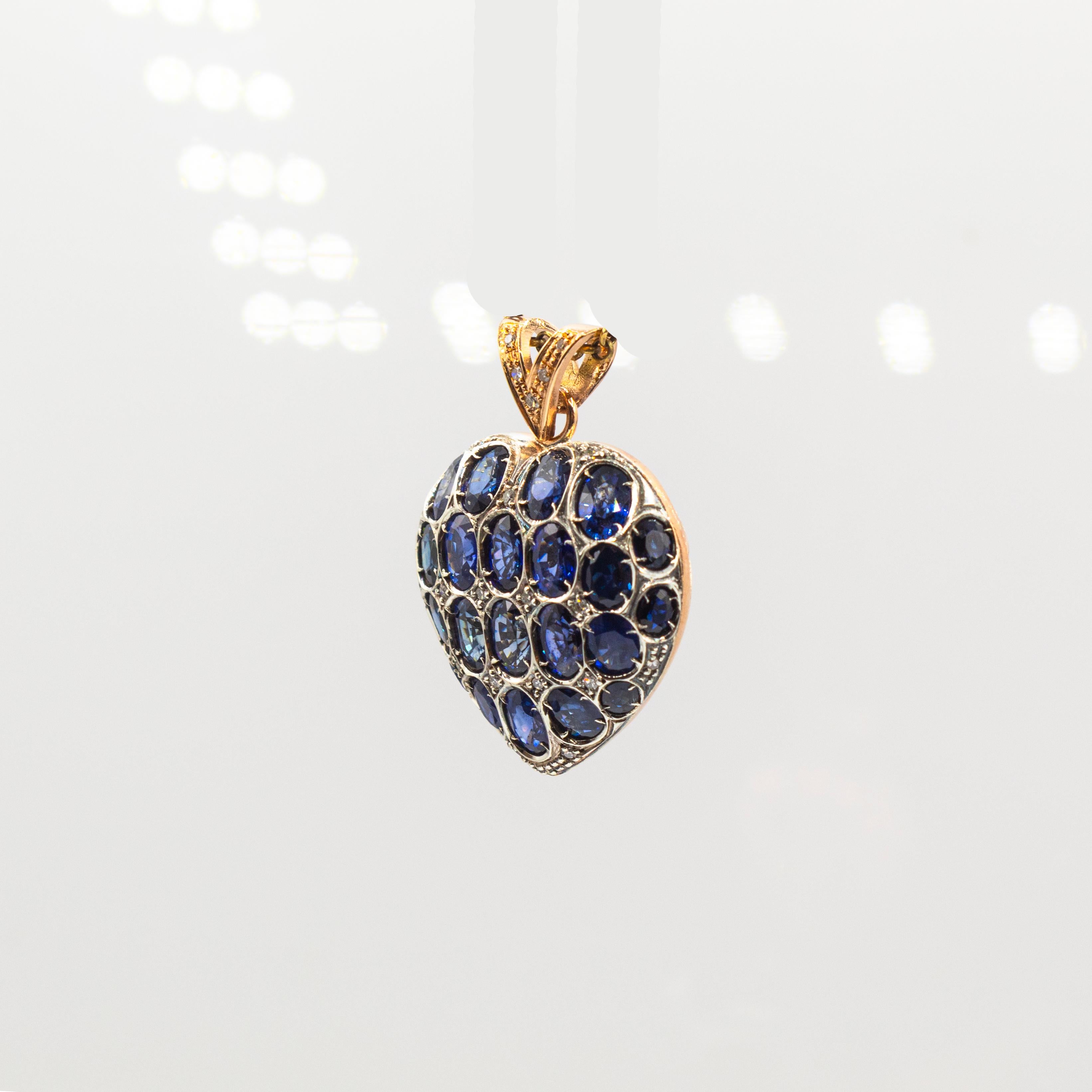 Women's or Men's Art Nouveau Style White Diamond Oval Cut Blue Sapphire Yellow Gold Heart Pendant For Sale