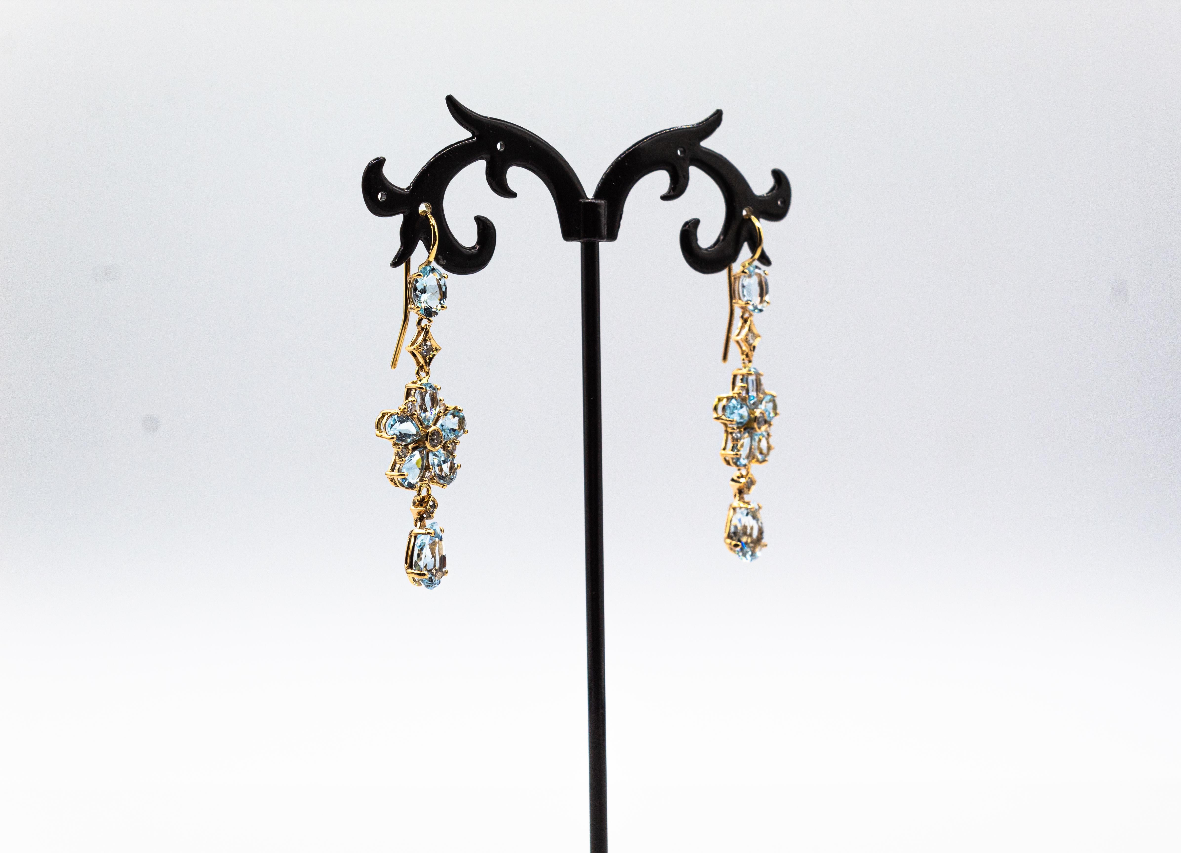 Taille poire Boucles d'oreilles de style Art nouveau en or jaune avec fleurs en aigue-marine et diamants blancs taille poire en vente