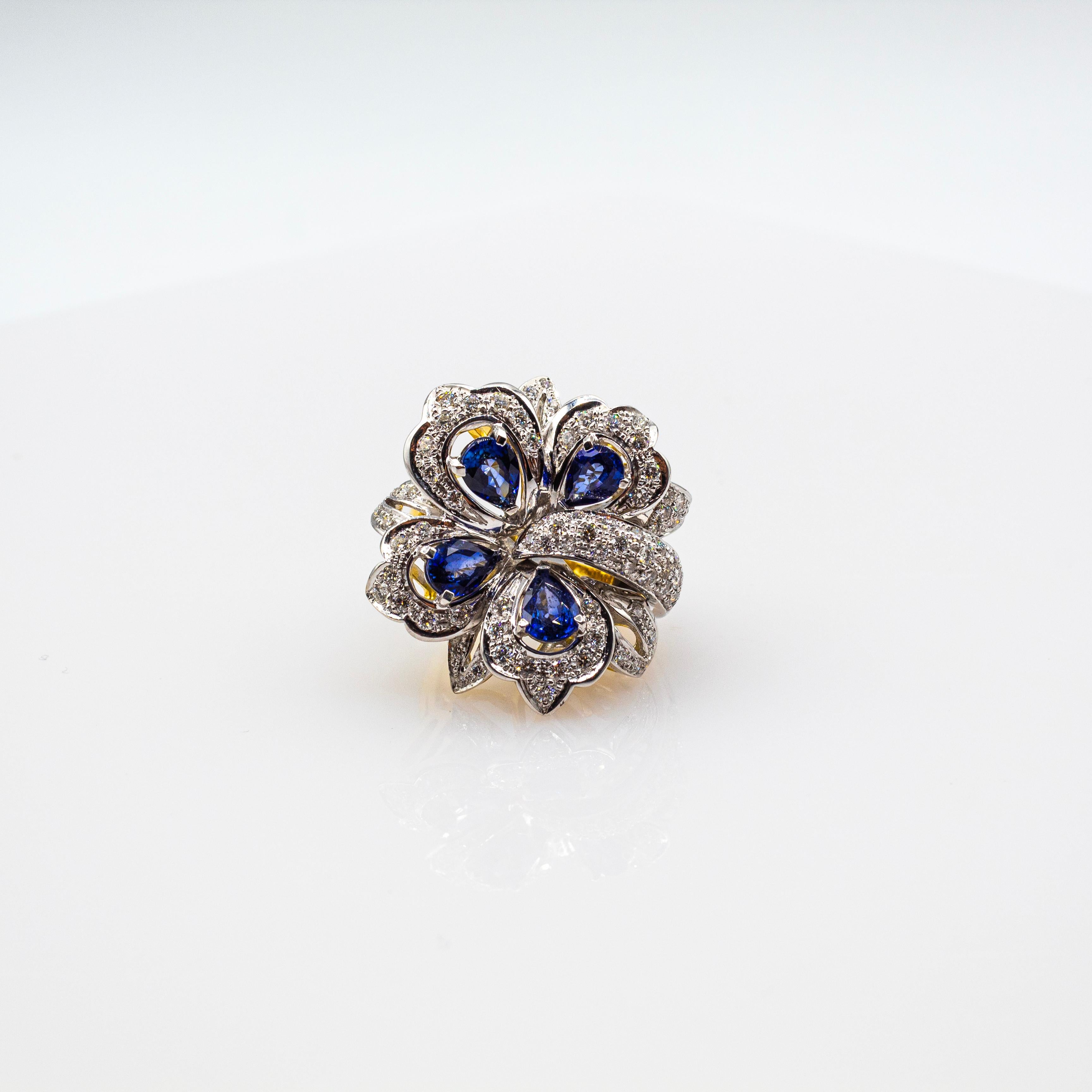 Bague de cocktail en or jaune, style Art Nouveau, diamant blanc, saphir bleu taillé en poire en vente 1