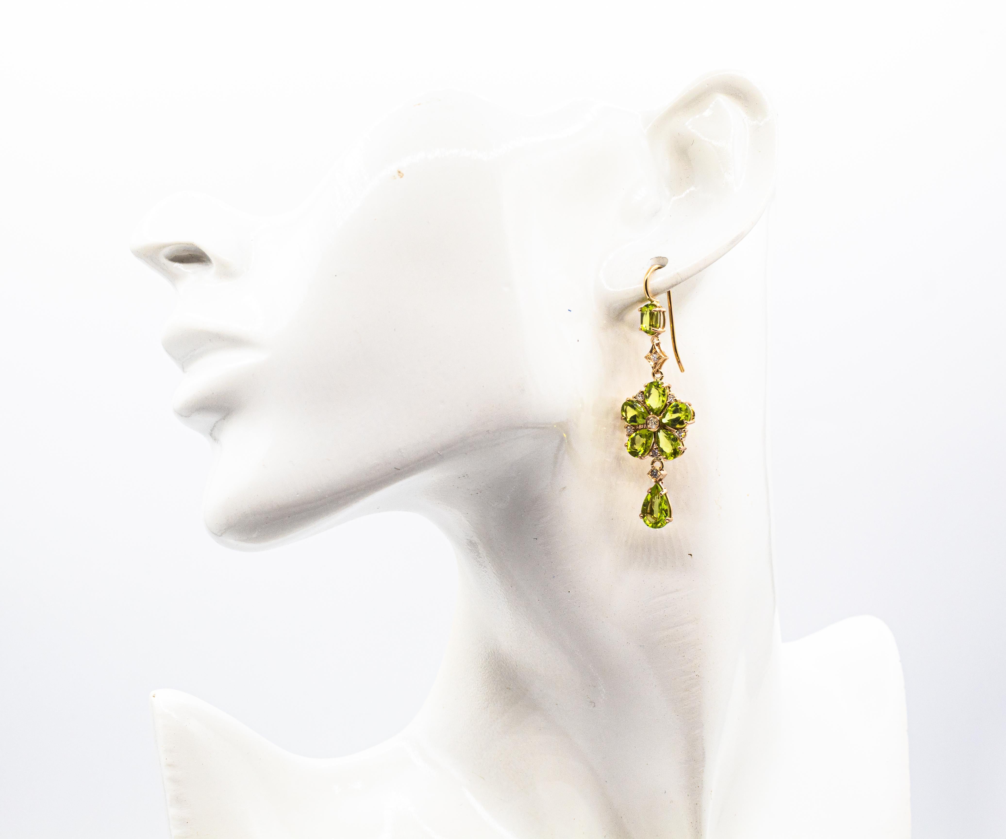 Art Nouveau Style Weißer Diamant Birnenschliff Peridot Gelbgold Blumen Ohrringe im Angebot 8