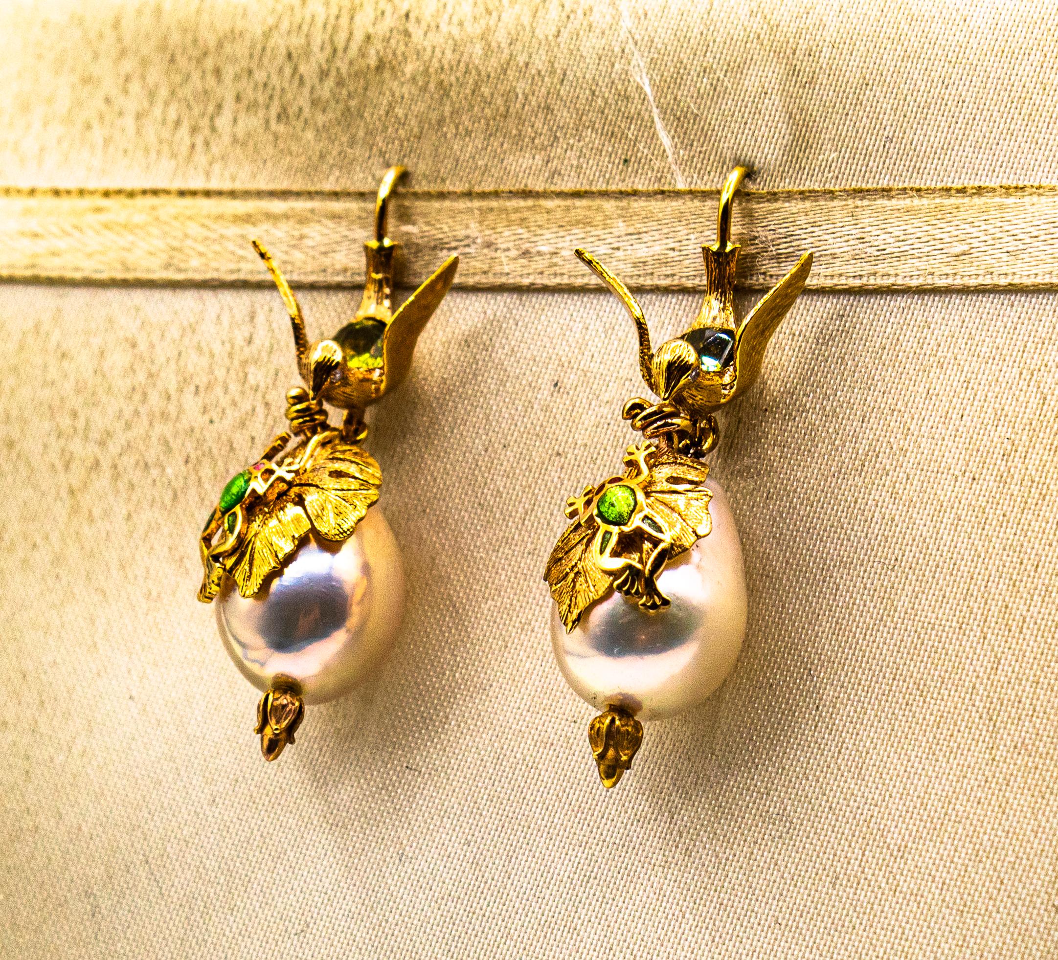 da uomo o donna Orecchini a goccia in stile Art Nouveau con diamante bianco e perla smaltata in oro giallo in vendita