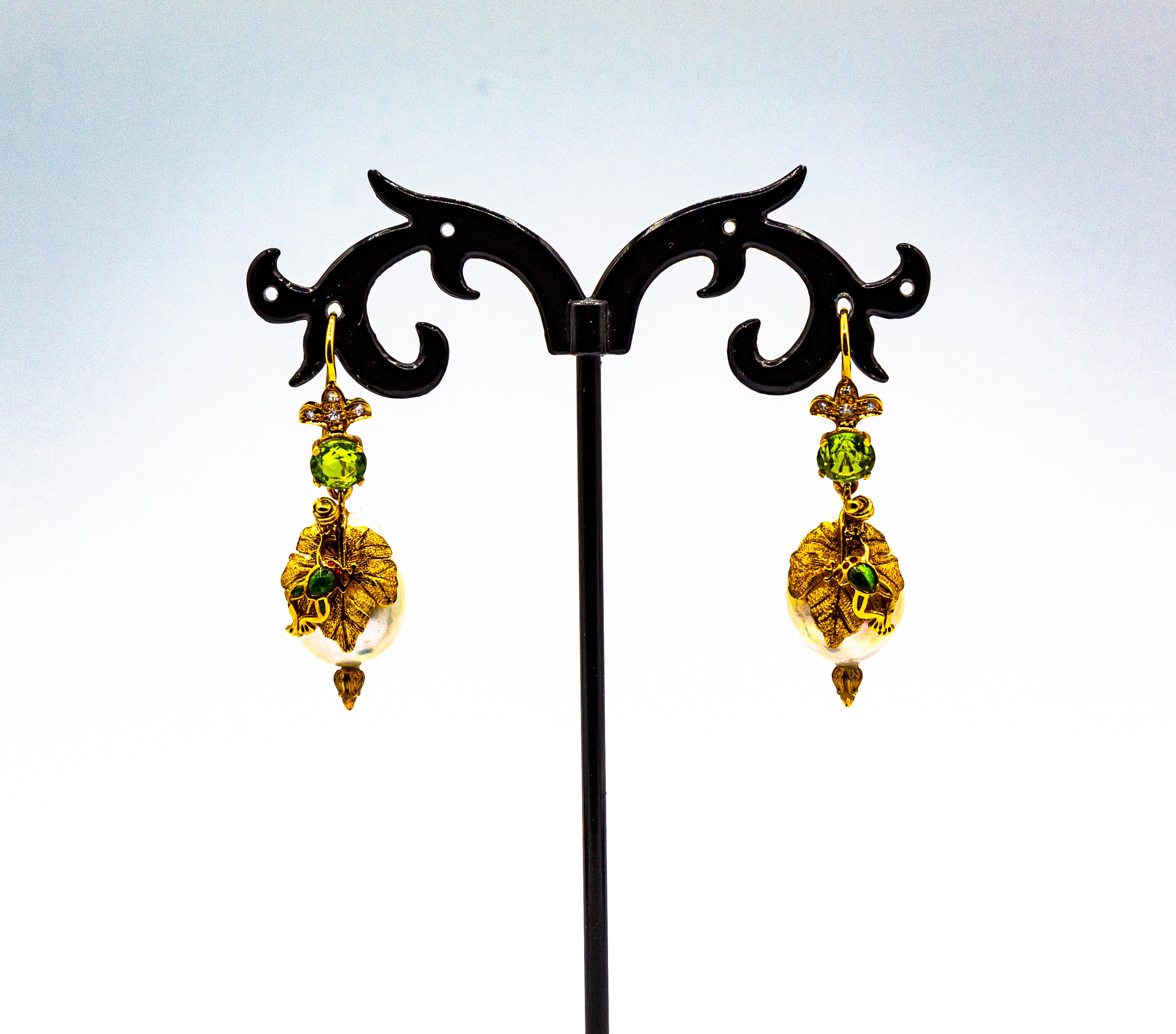 Pendientes Gota de Oro Amarillo Estilo Art Nouveau Diamante Blanco Peridoto Perla Esmalte en venta 2