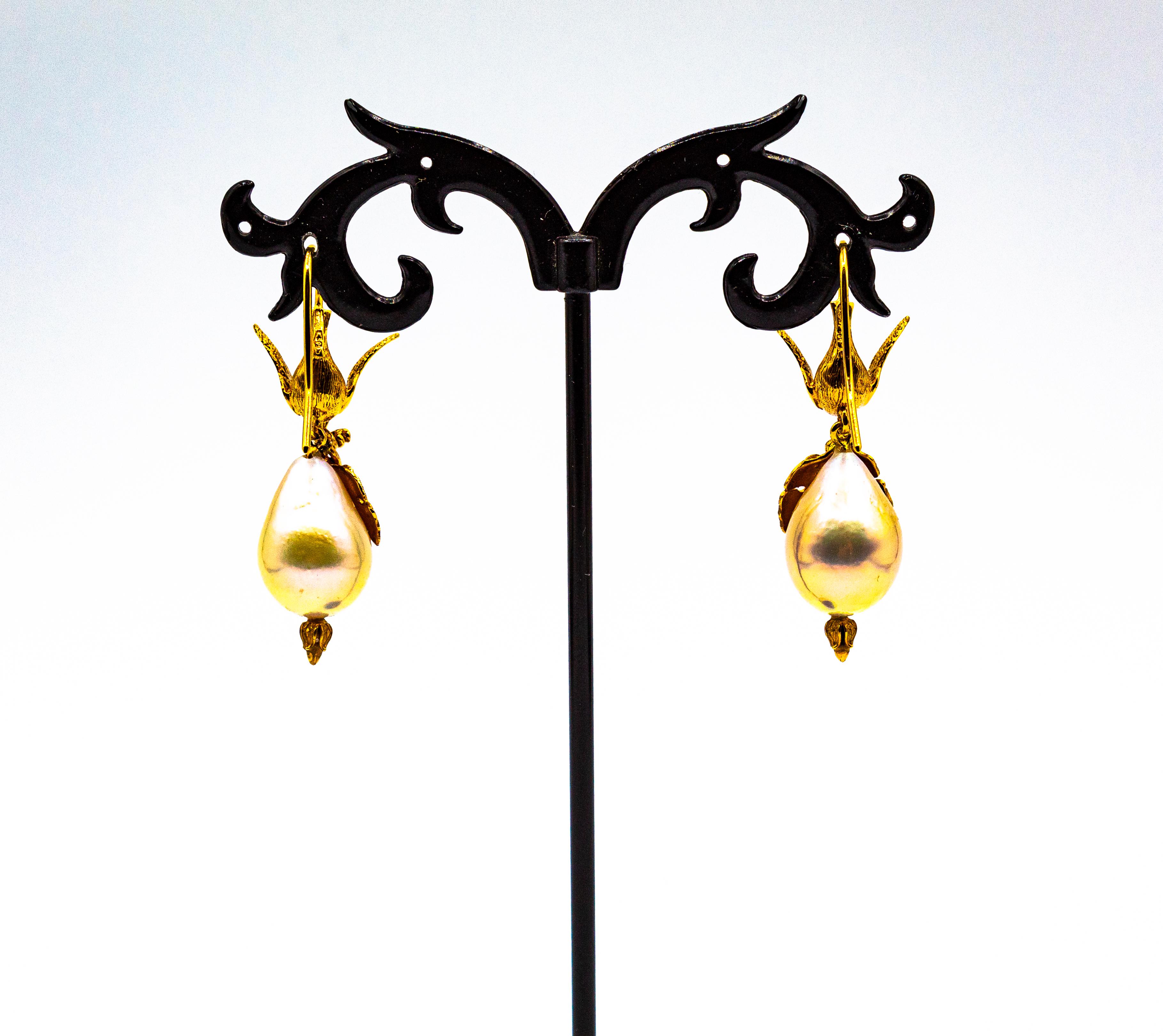Boucles d'oreilles pendantes en or jaune, diamant blanc péridot perle émail, style Art Nouveau en vente 2