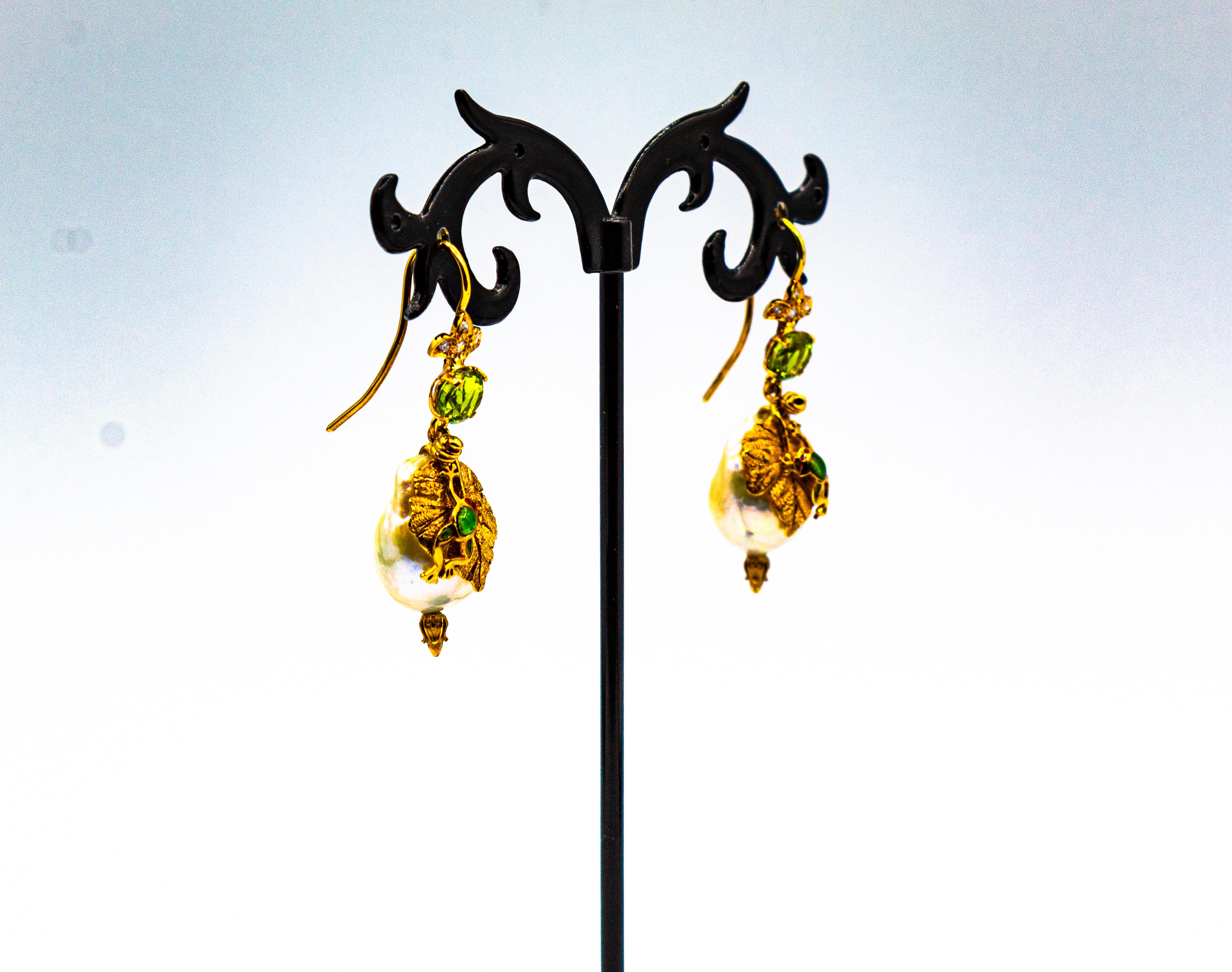 Pendientes Gota de Oro Amarillo Estilo Art Nouveau Diamante Blanco Peridoto Perla Esmalte en venta 3