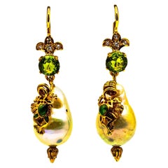 Pendientes Gota de Oro Amarillo Estilo Art Nouveau Diamante Blanco Peridoto Perla Esmalte