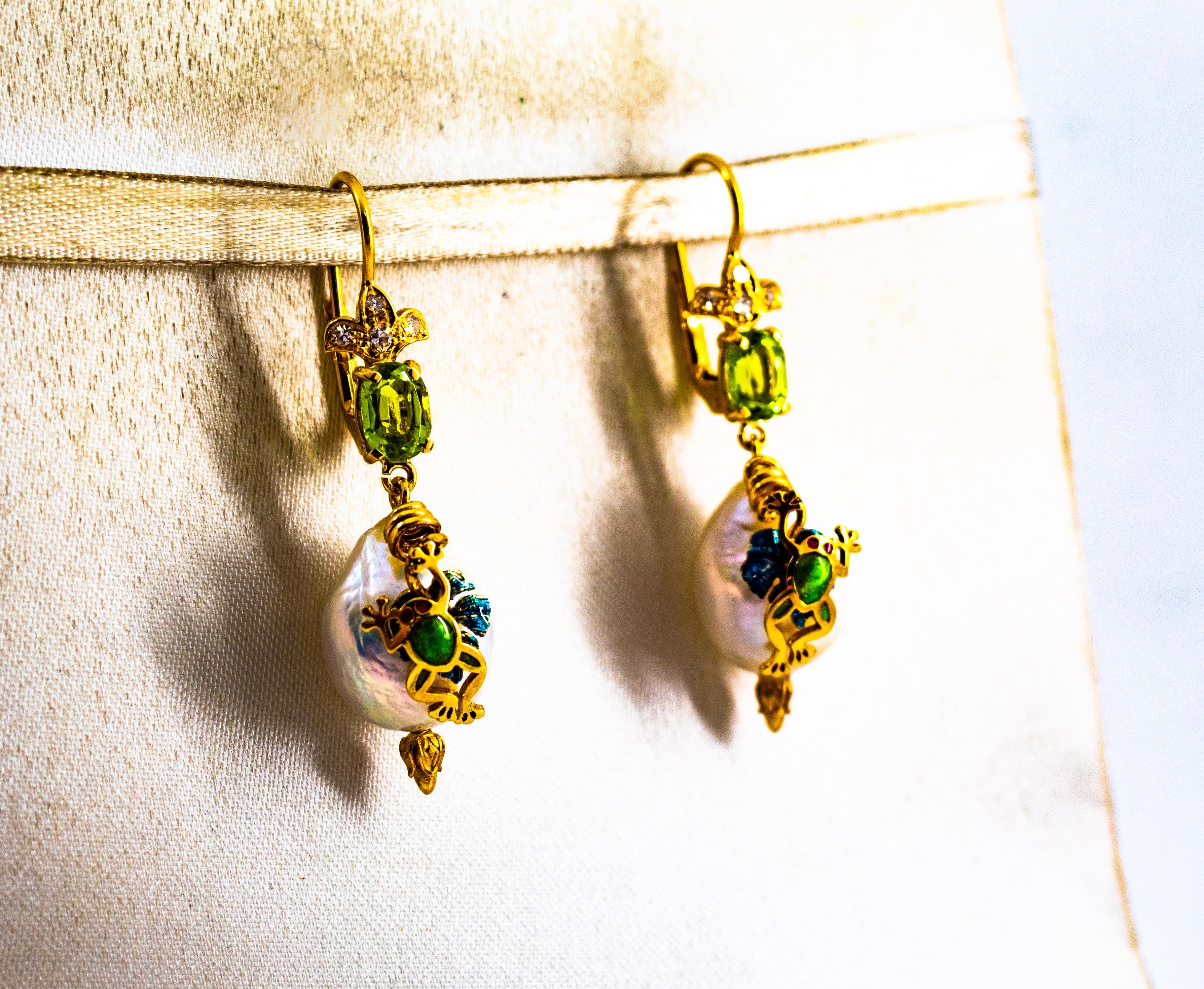 Gelbgold-Ohrringe „Frog“ im Jugendstil, weißer Diamant Peridot Perle Emaille im Zustand „Neu“ im Angebot in Naples, IT