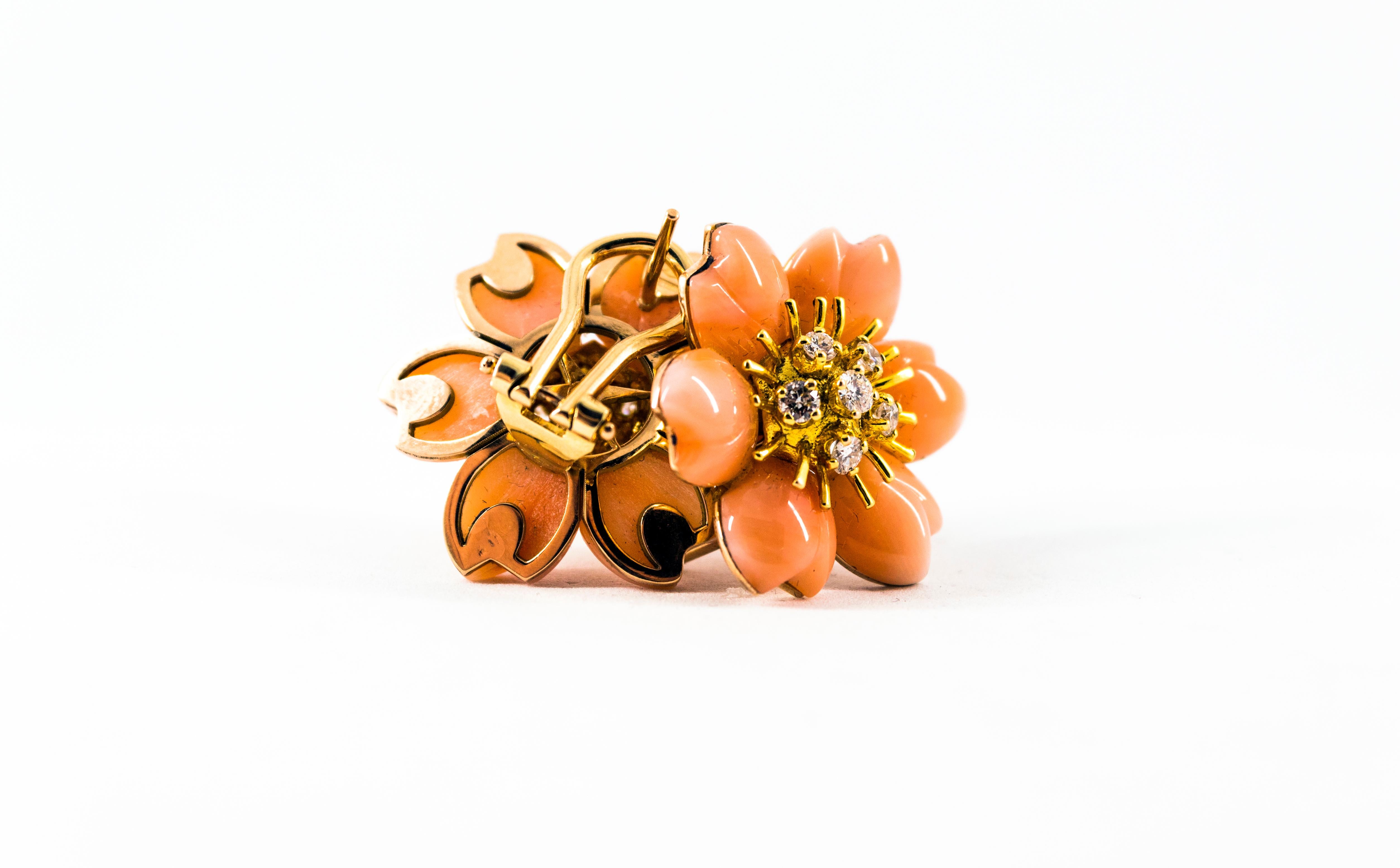 Boucles d'oreilles à clip en or jaune, diamant blanc, corail rose et fleurs de style Art Nouveau en vente 6