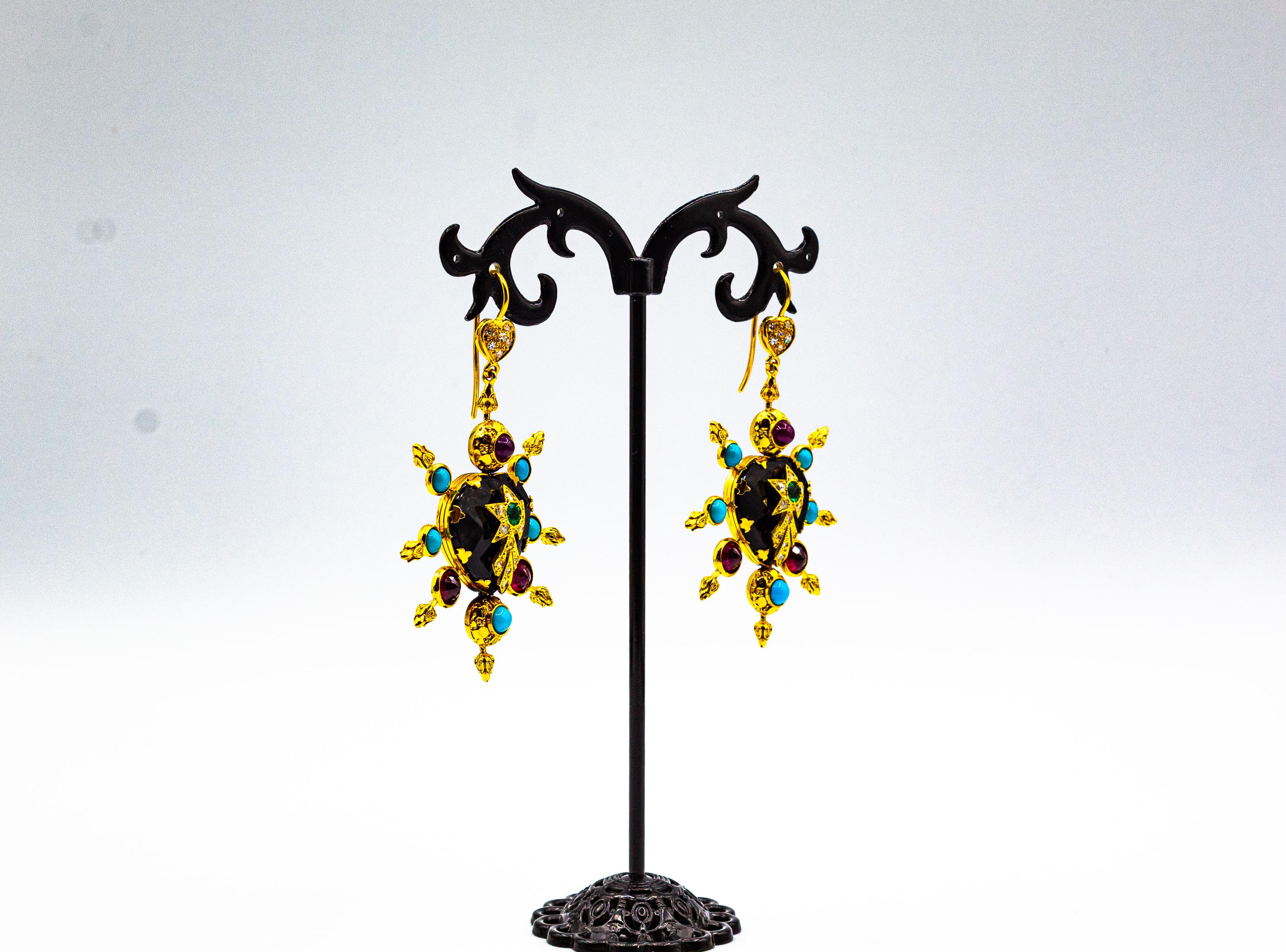 Boucles d'oreilles en or jaune de style Art Nouveau avec diamants blancs, rubis, émeraudes, onyx et turquoises Unisexe en vente