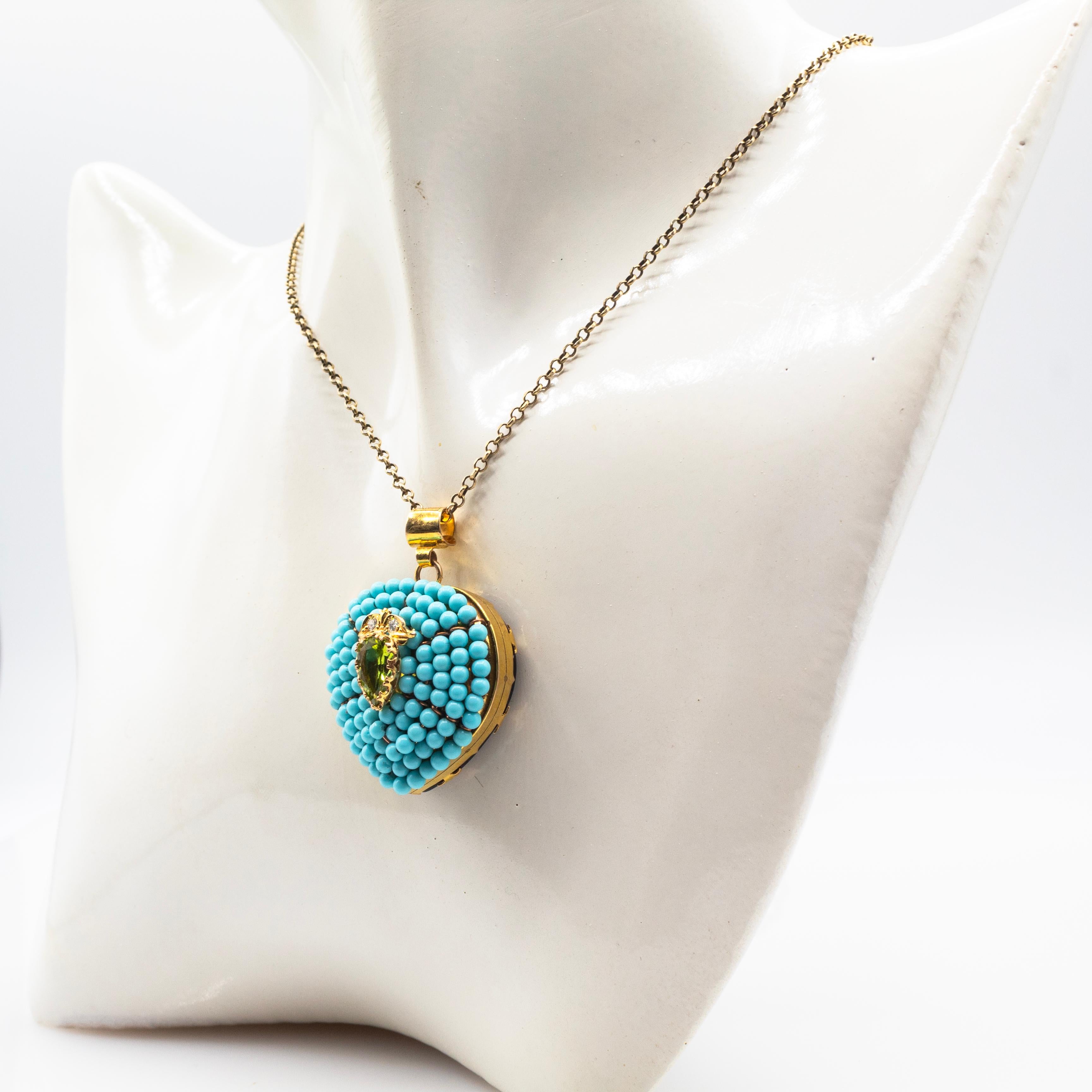 Art Nouveau Style White Diamond Turquoise Peridot Onyx Yellow Gold Heart Pendant im Angebot 2