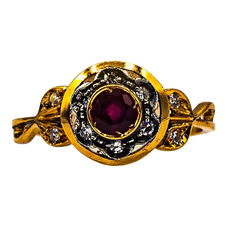 Anillo de cóctel de oro amarillo con diamante rubí de talla europea blanca de estilo Art Nouveau
