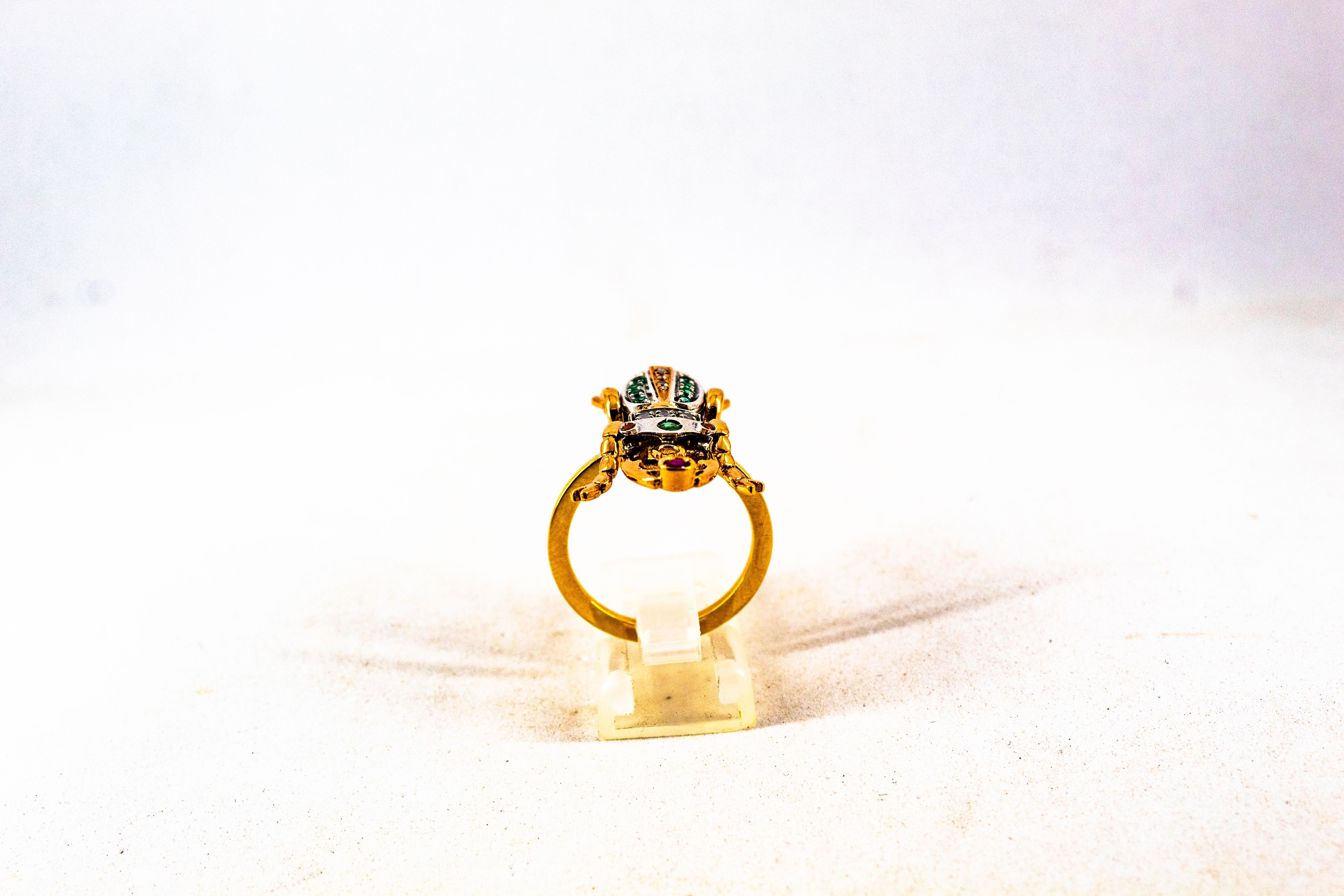 Art Nouveau Style Weißer Rosenschliff Diamant Smaragd Rubin Gelbgold Cocktail Ring im Angebot 1