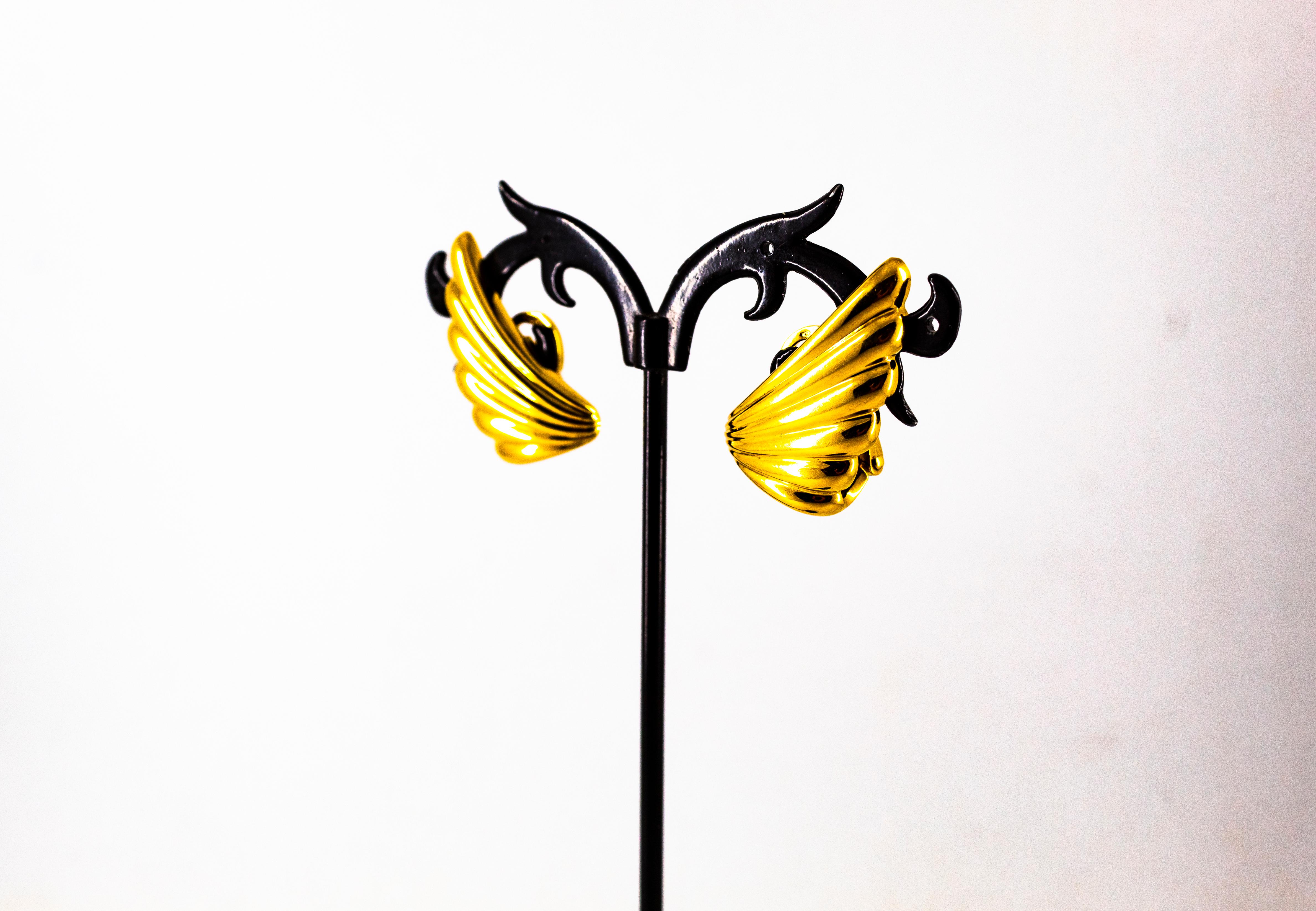 Art Nouveau Style Yellow Gold Clip-On Dangle 
