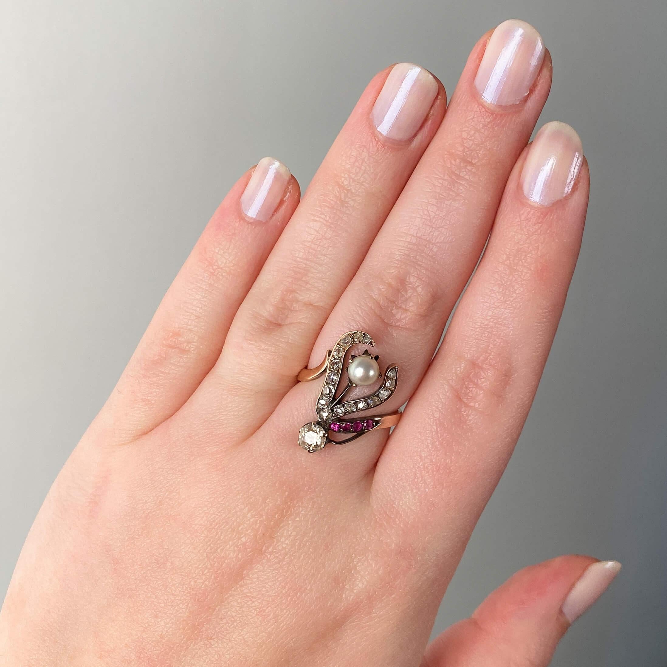 Bague Art Nouveau en or rose 10k avec fleur stylisée Pour femmes en vente
