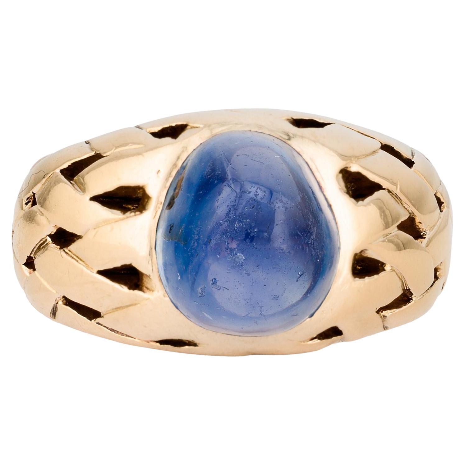 Art Nouveau Sugarloaf No Heat Ceylon Sapphire Kohn & Co Ring 18K Yellow Gold For Sale