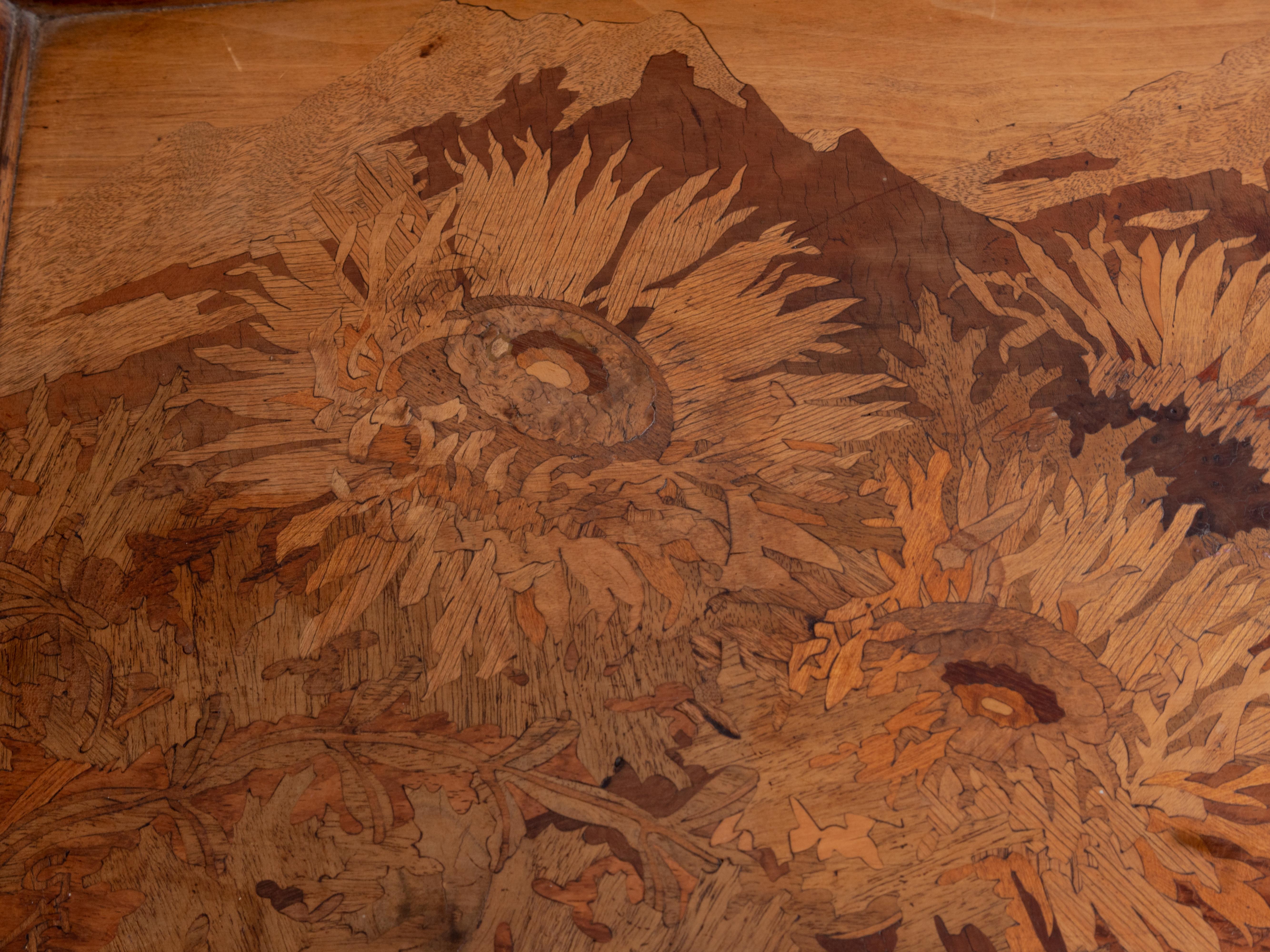 Jugendstil-Sonnenblumentablett von Gallé, 20. Jahrhundert (Intarsie) im Angebot