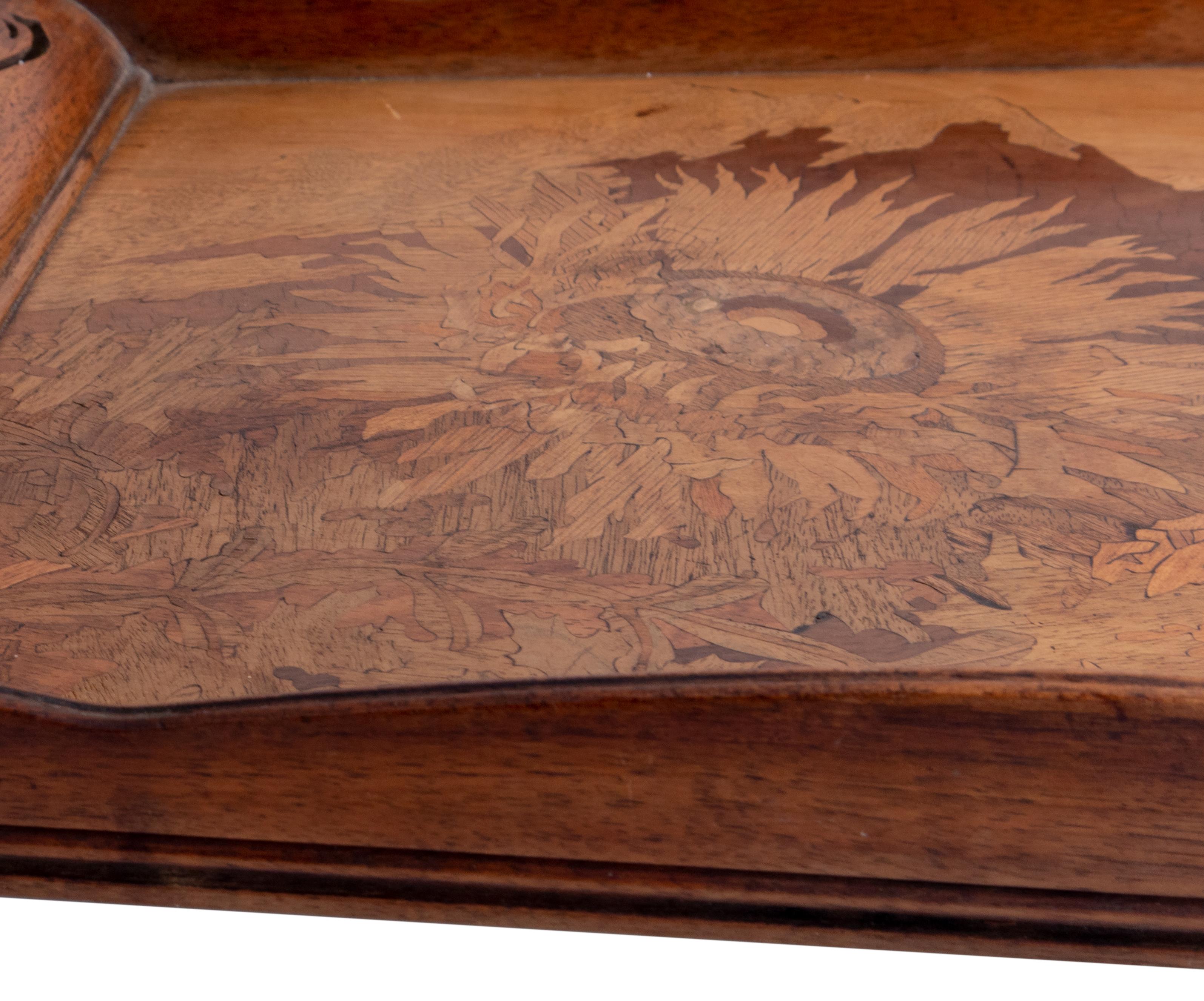 Incrusté Plateau Art Nouveau Tournesol par Gallé, 20ème siècle en vente