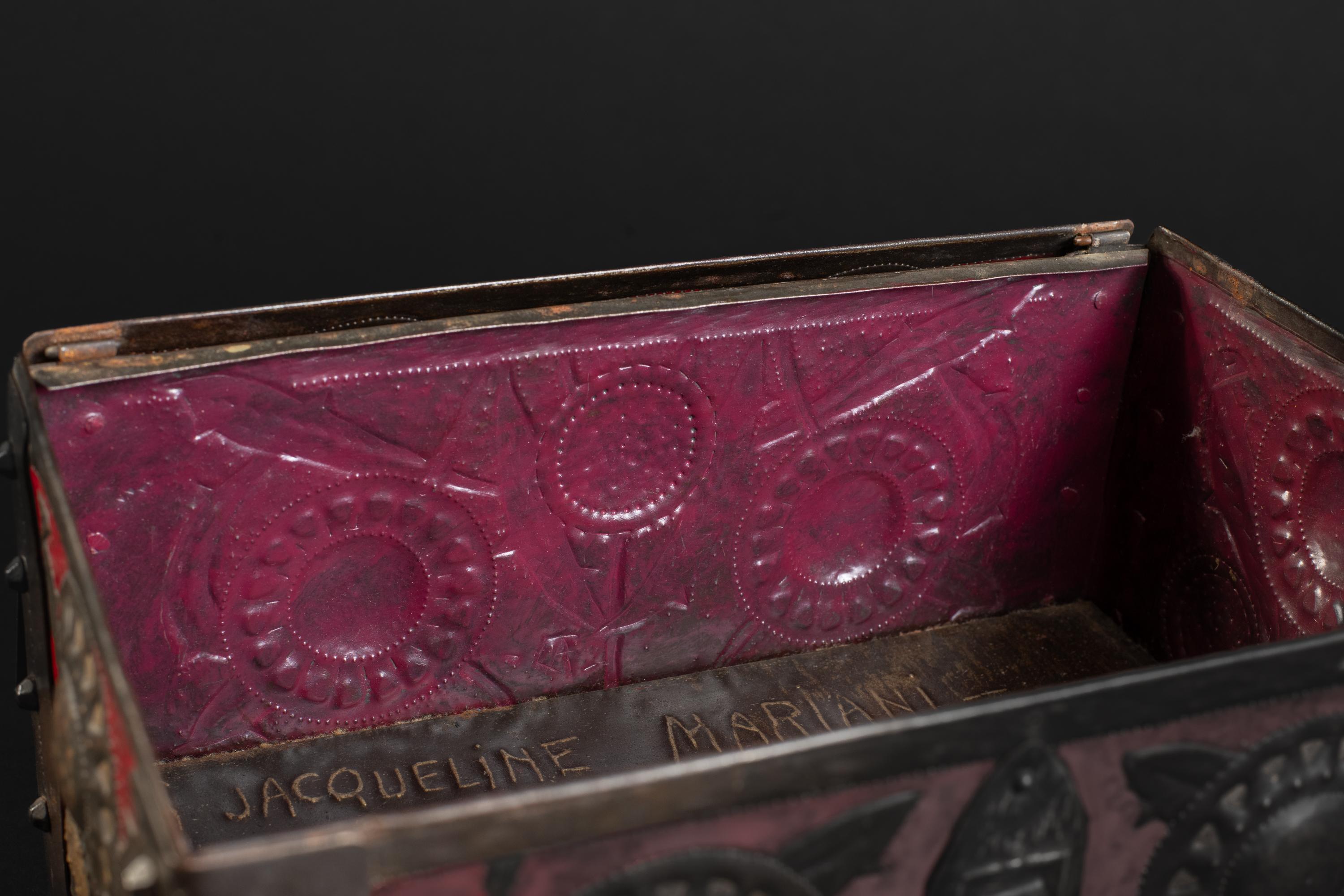 Caja Art Nouveau Girasoles Repoussé de Alfred Daguet en venta 7