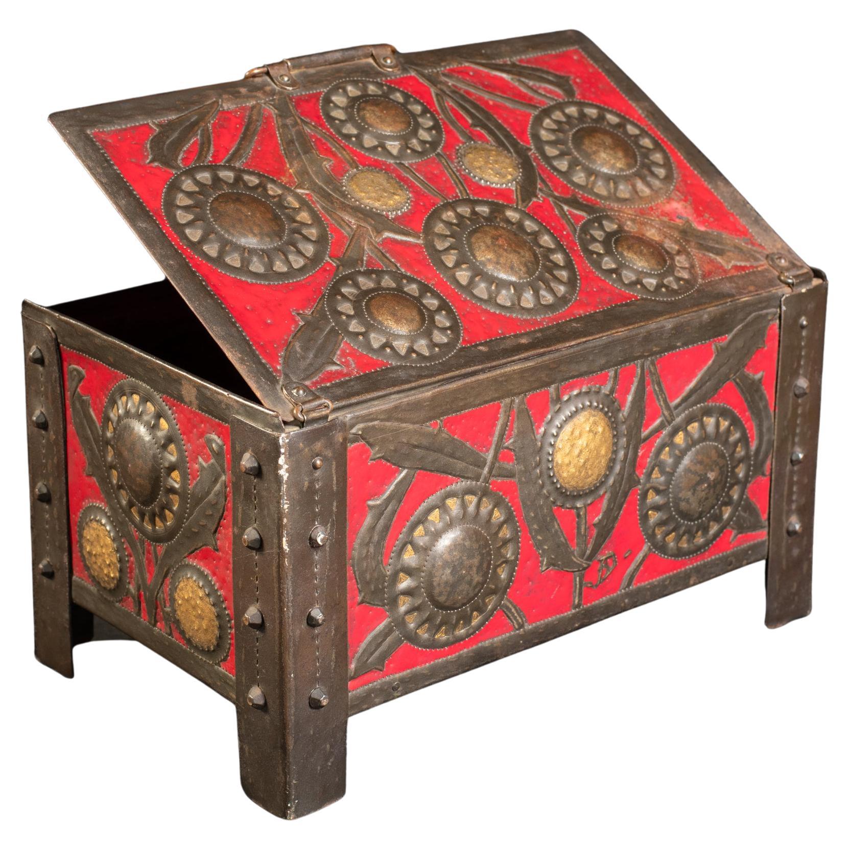 Caja Art Nouveau Girasoles Repoussé de Alfred Daguet