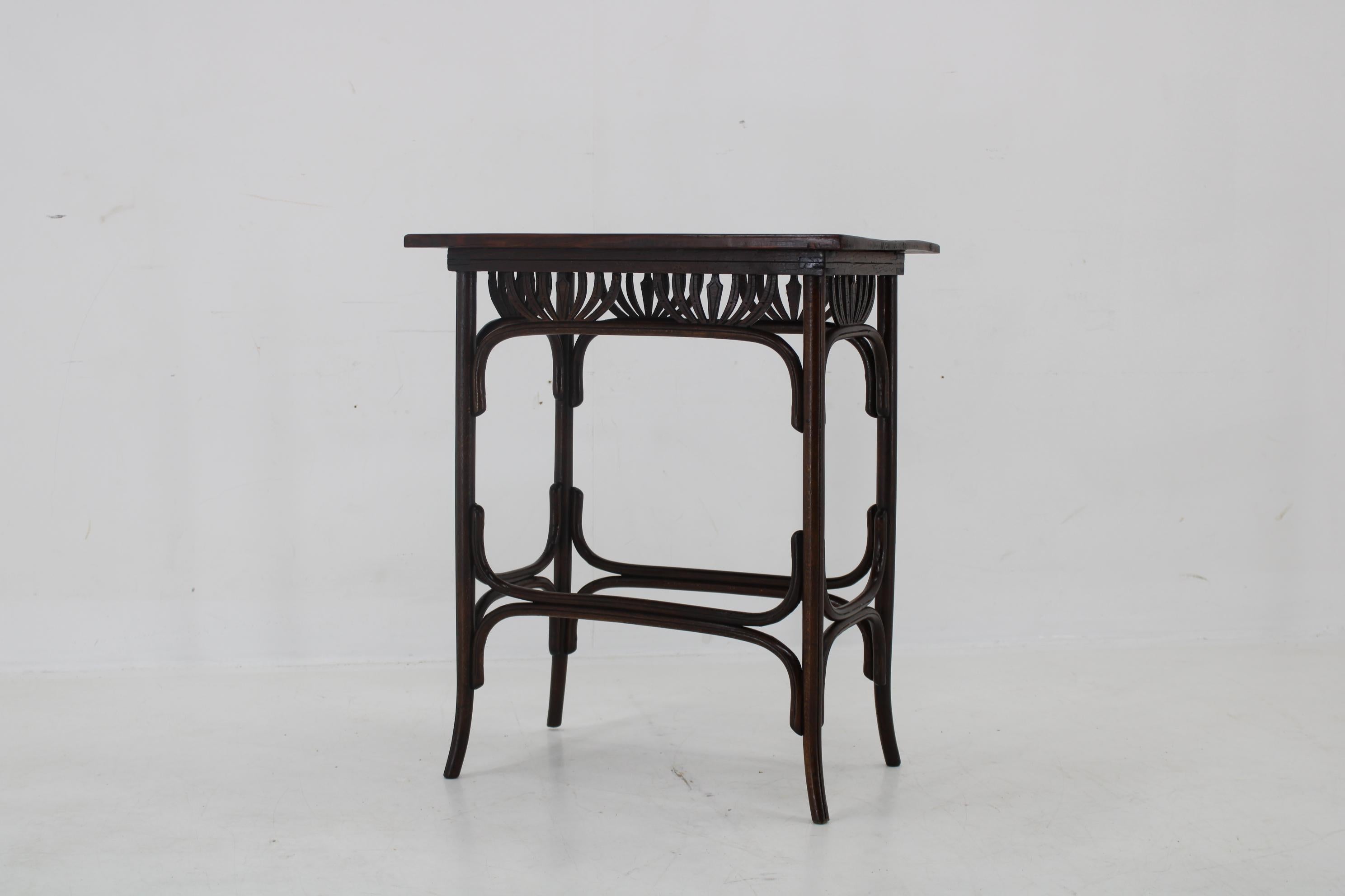 Art nouveau Art Nouveau Table Fischel Nr. 10, circa 1910, Style Thonet en vente