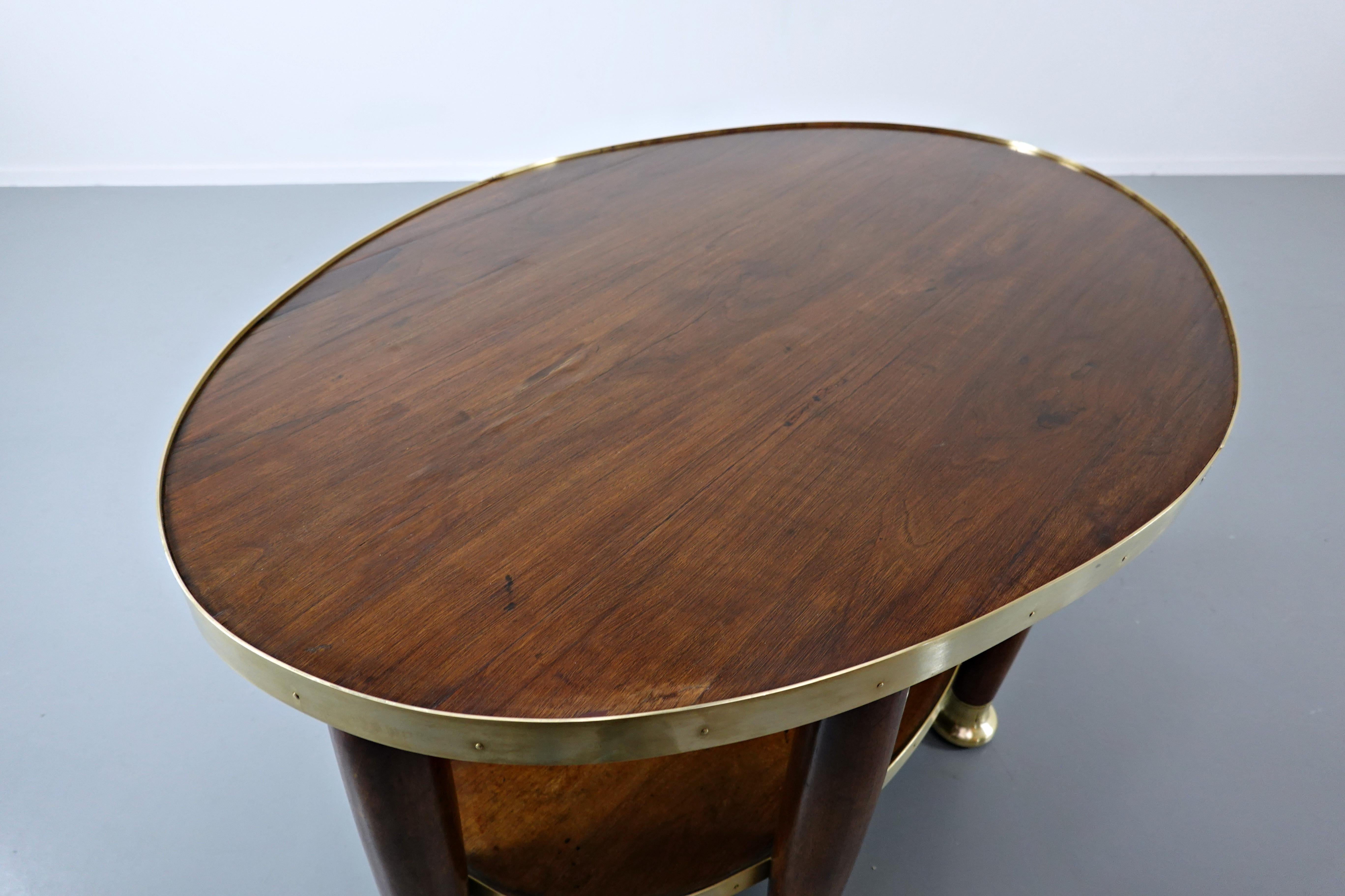 20ième siècle Table Art Nouveau dans le style d'Adolf Loos, bois et laiton, vers 1910 en vente