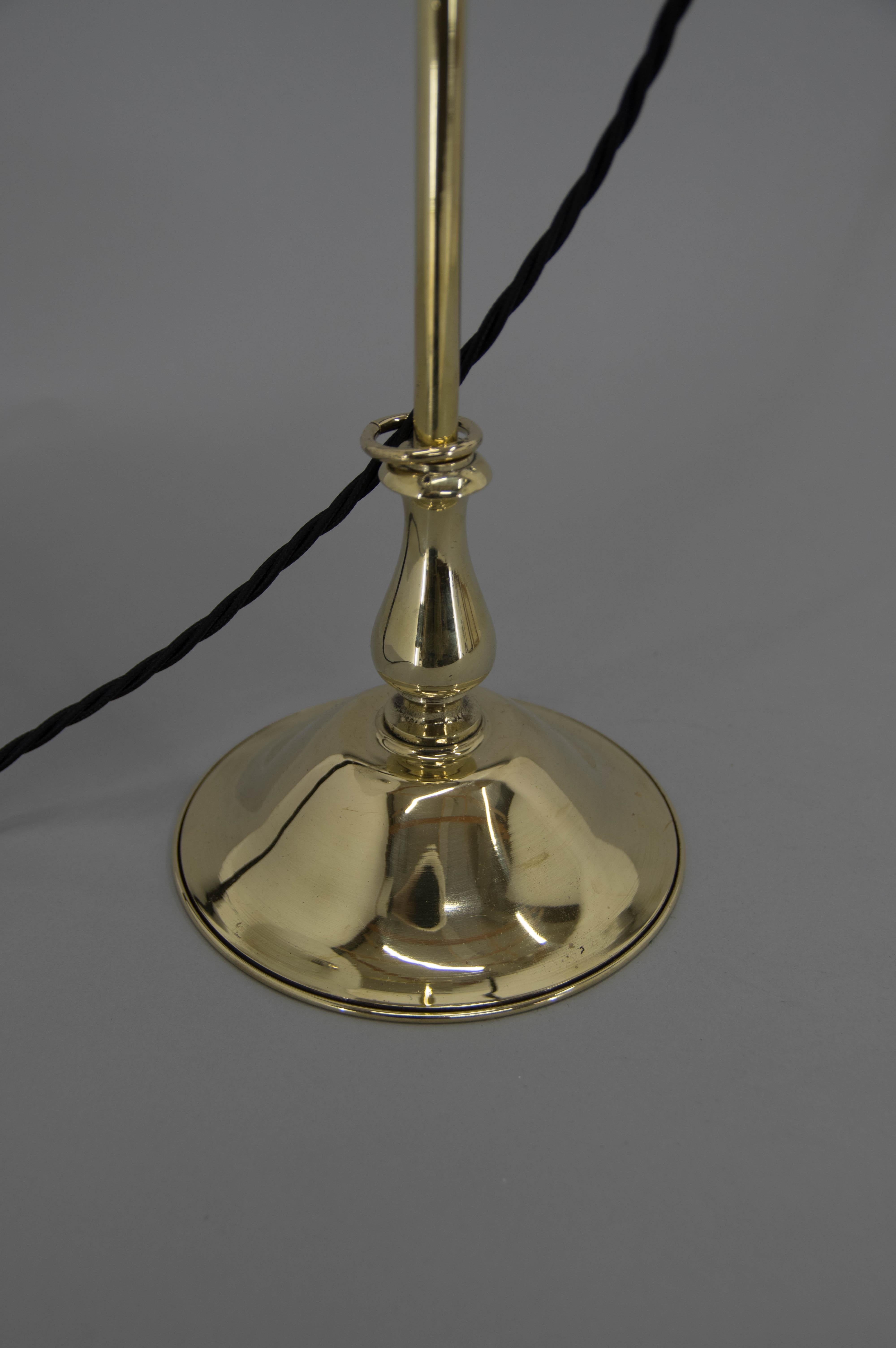 Laiton Lampe de table Art Nouveau, années 1910, restaurée en vente
