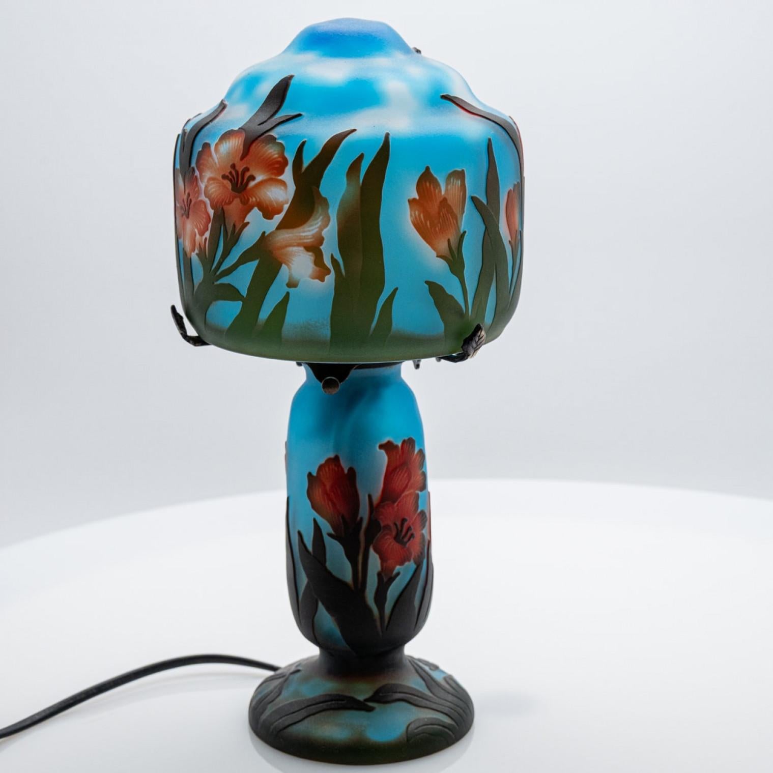 Art Nouveau Lámpara de mesa Azul Ámbar Marrón Floral Vidrio Impreso, Francia en venta 3