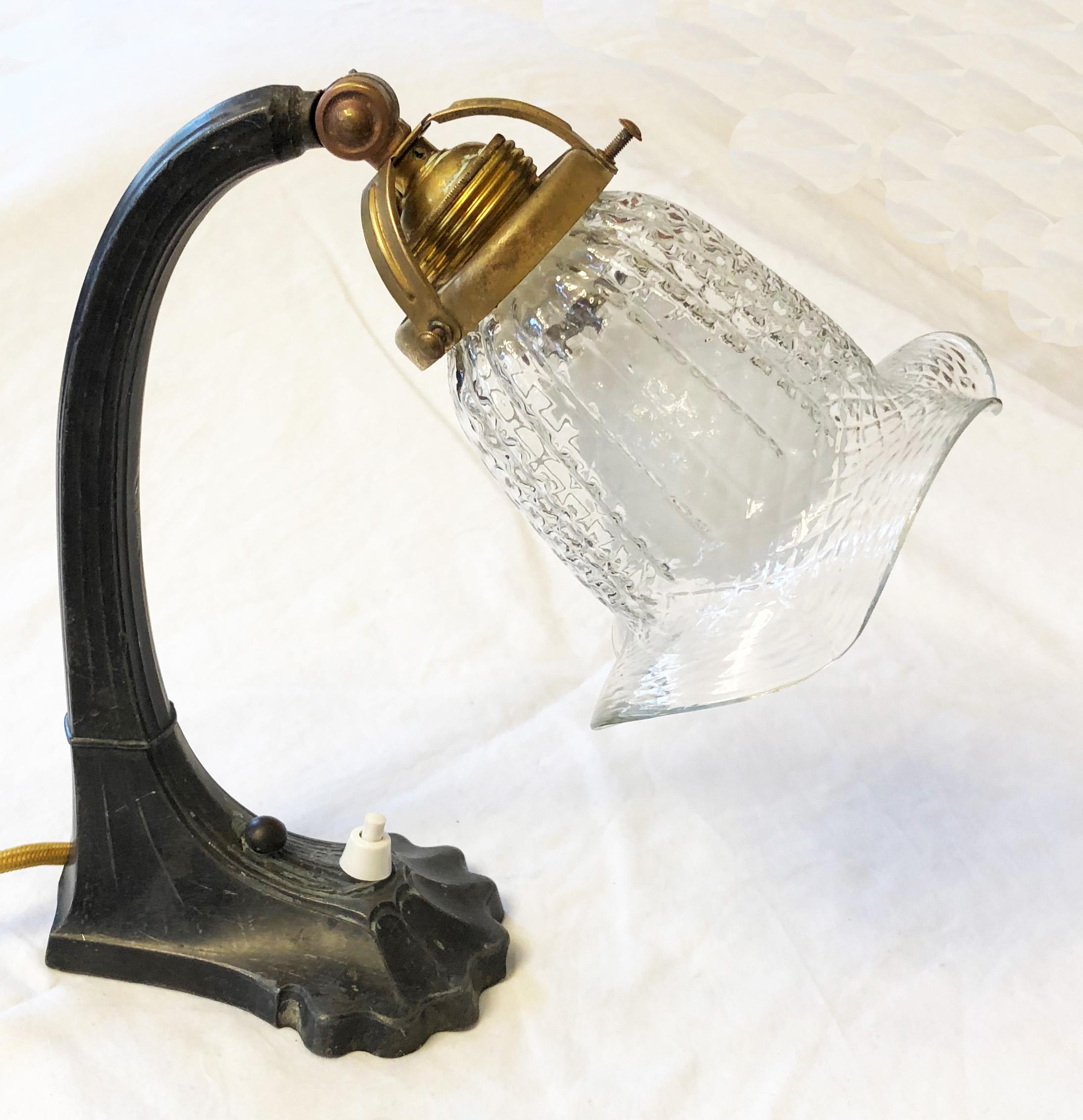 Art Nouveau Tischlampe im Zustand „Gut“ in Vienna, AT
