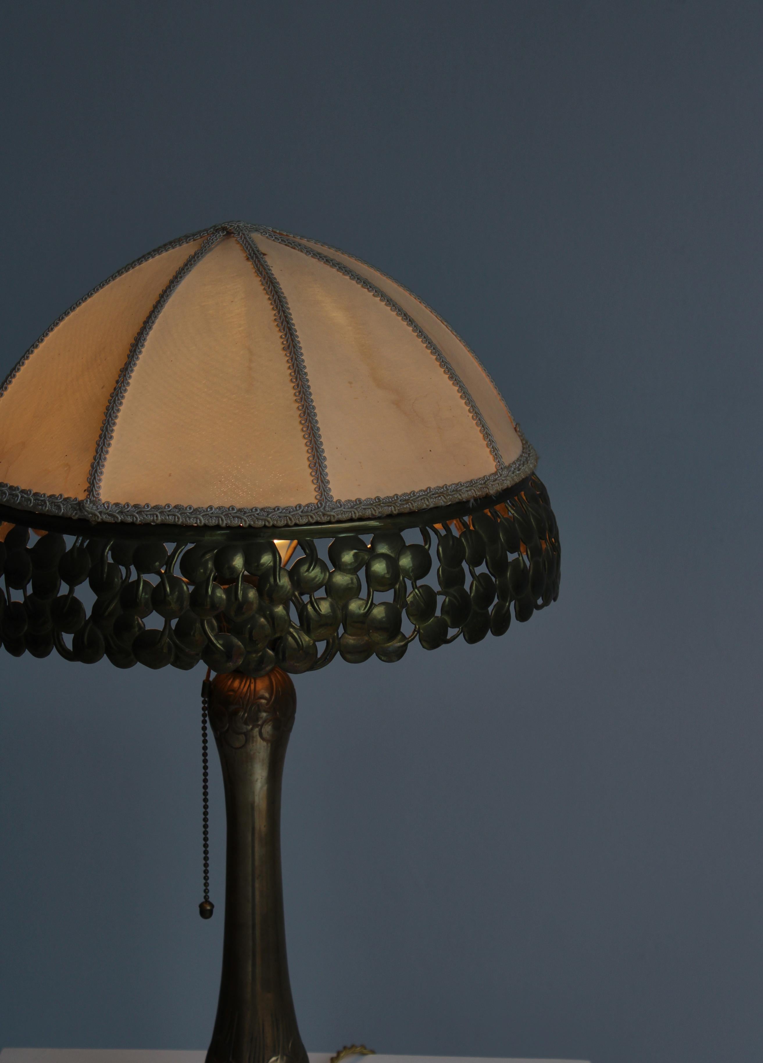 Lampe de bureau Art Nouveau en laiton avec motifs floraux, Mogens Ballin, 1919, Danemark 6