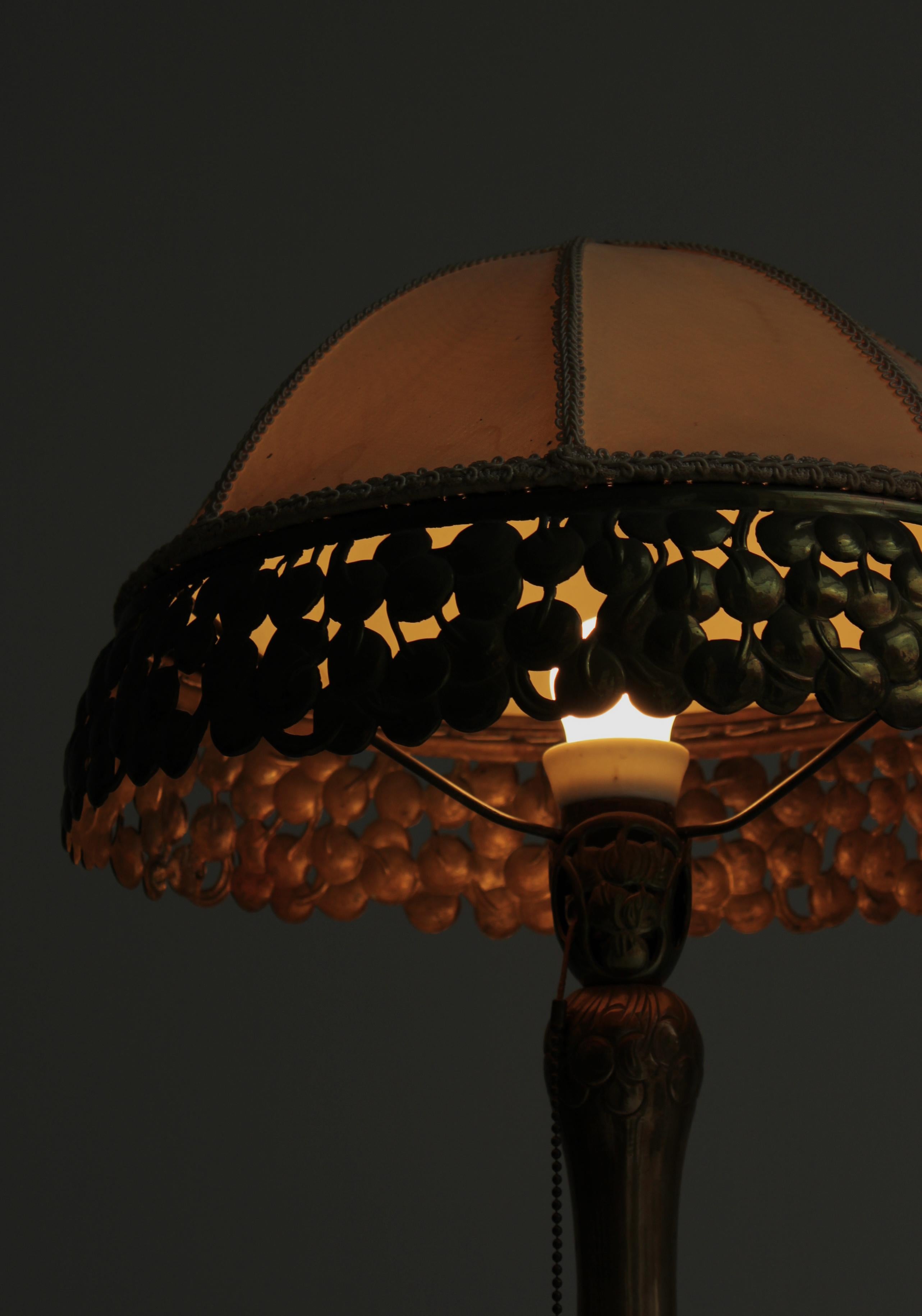 Lampe de bureau Art Nouveau en laiton avec motifs floraux, Mogens Ballin, 1919, Danemark 7