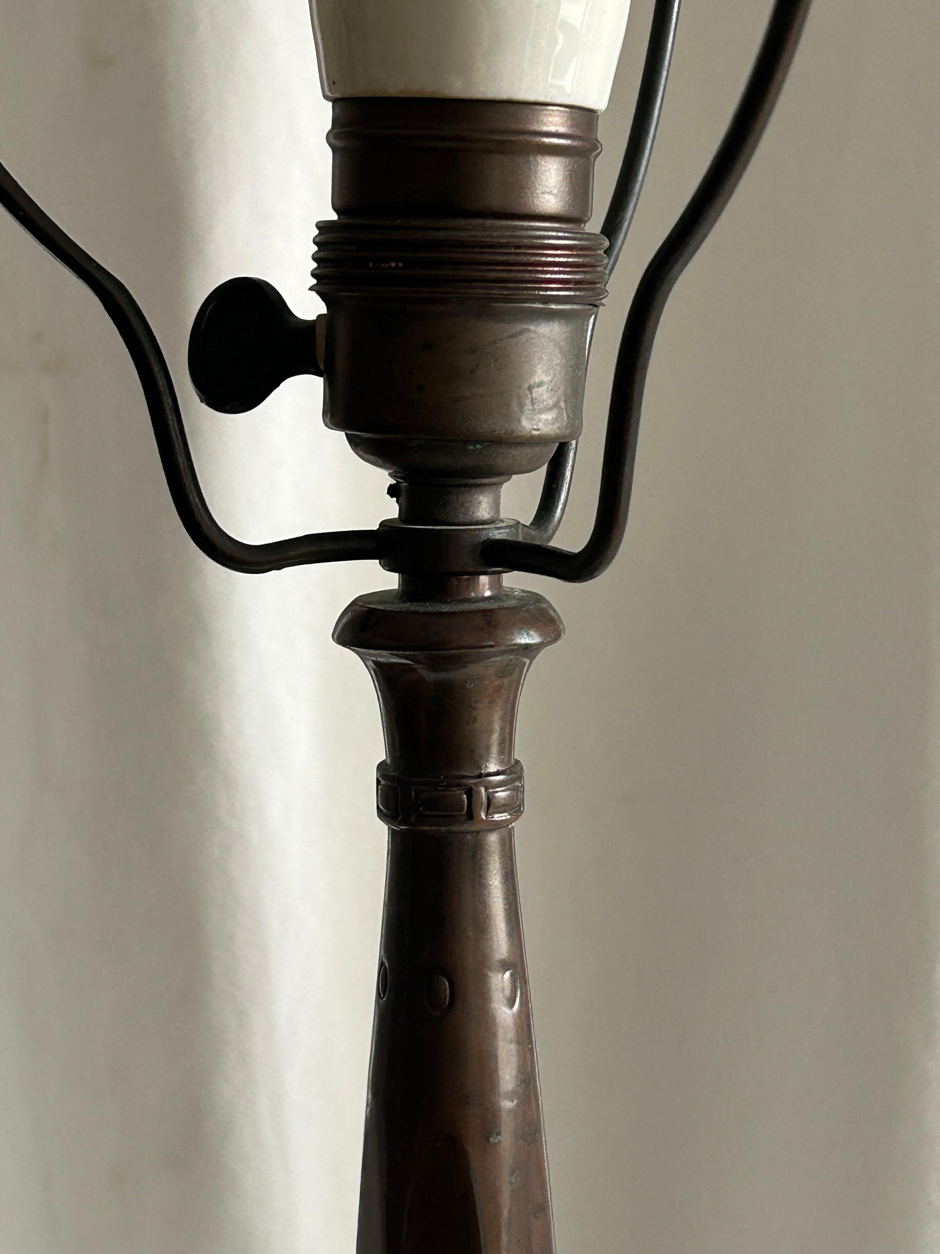 Art nouveau Lampe de table Art Nouveau en zinc bronzé, Danemark, c.1910 en vente