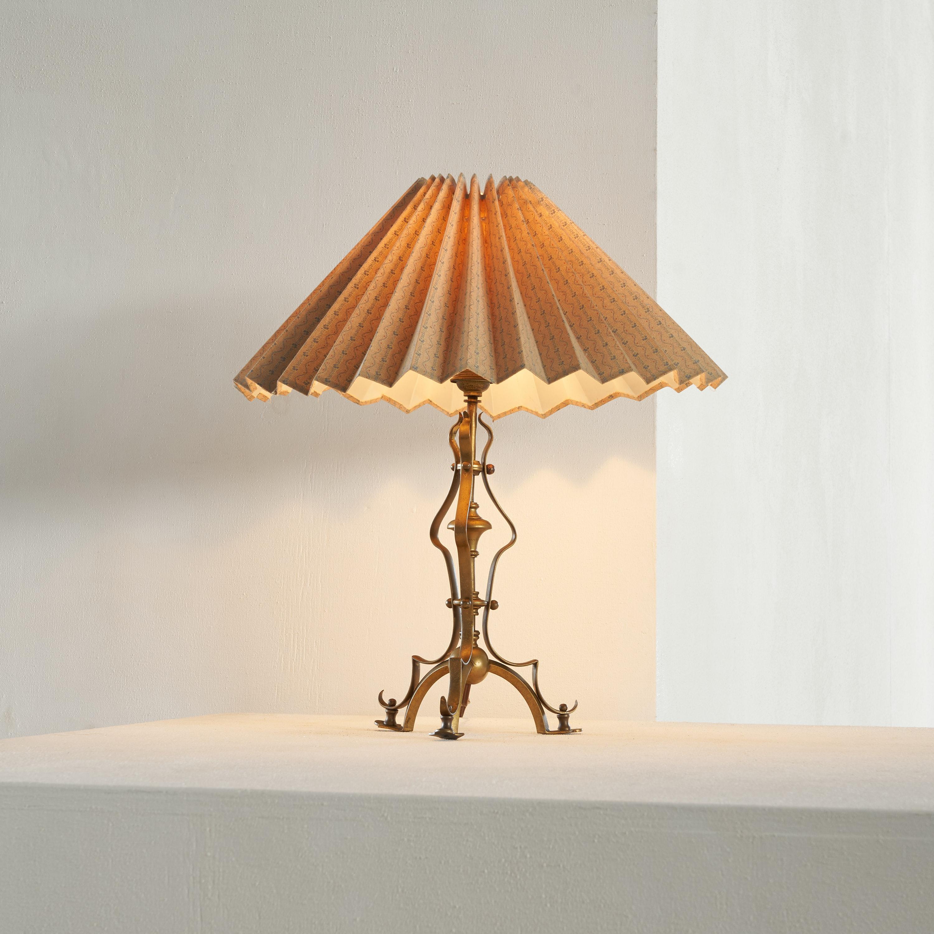 Hand-Crafted Art Nouveau Table Lamp in Patinated Brass with Plissé Shade For Sale