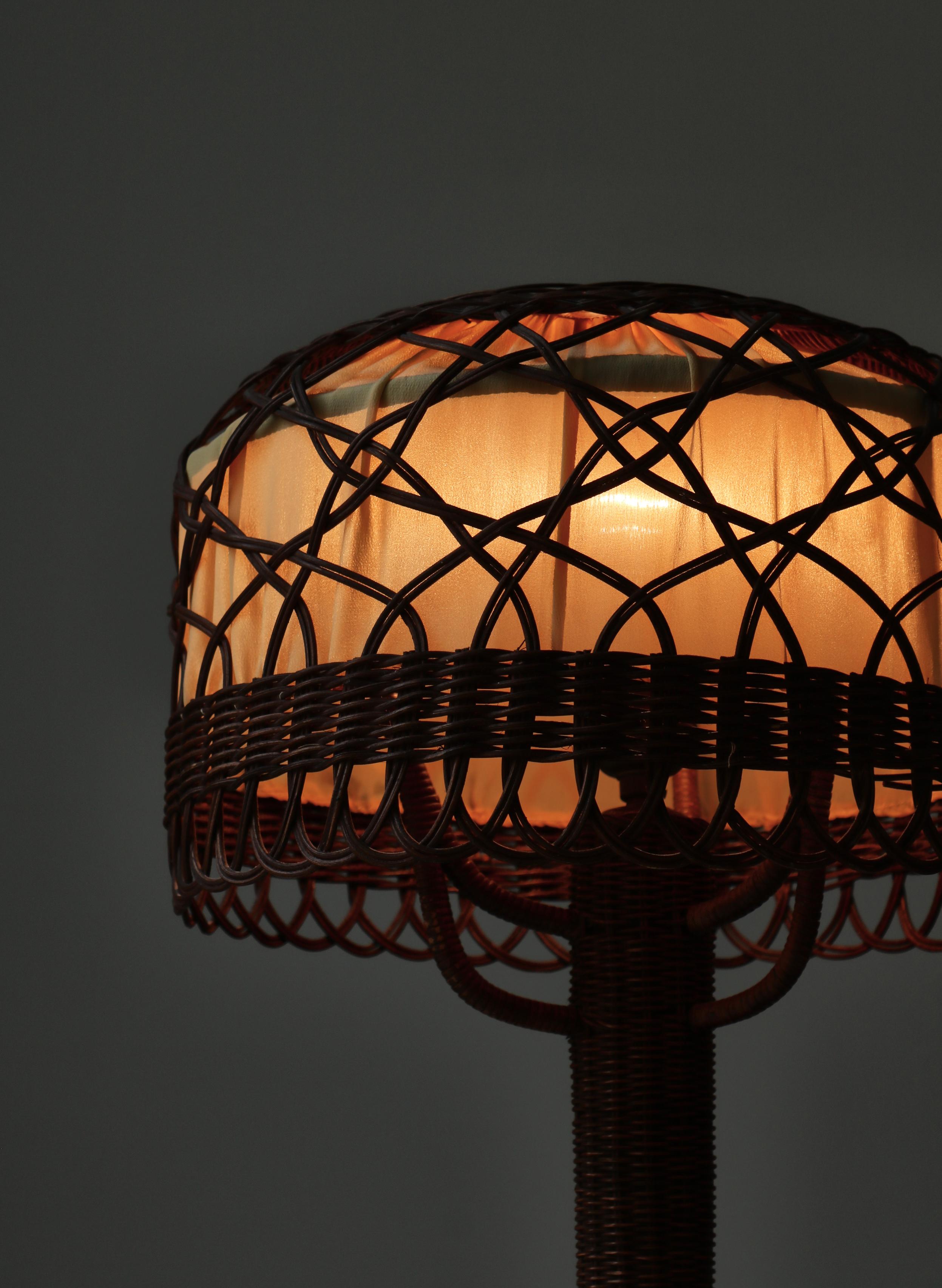 Metà XX secolo Lampada da tavolo Art Nouveau in rattan di Lund & Lawerentz, Danimarca, anni '30 in vendita