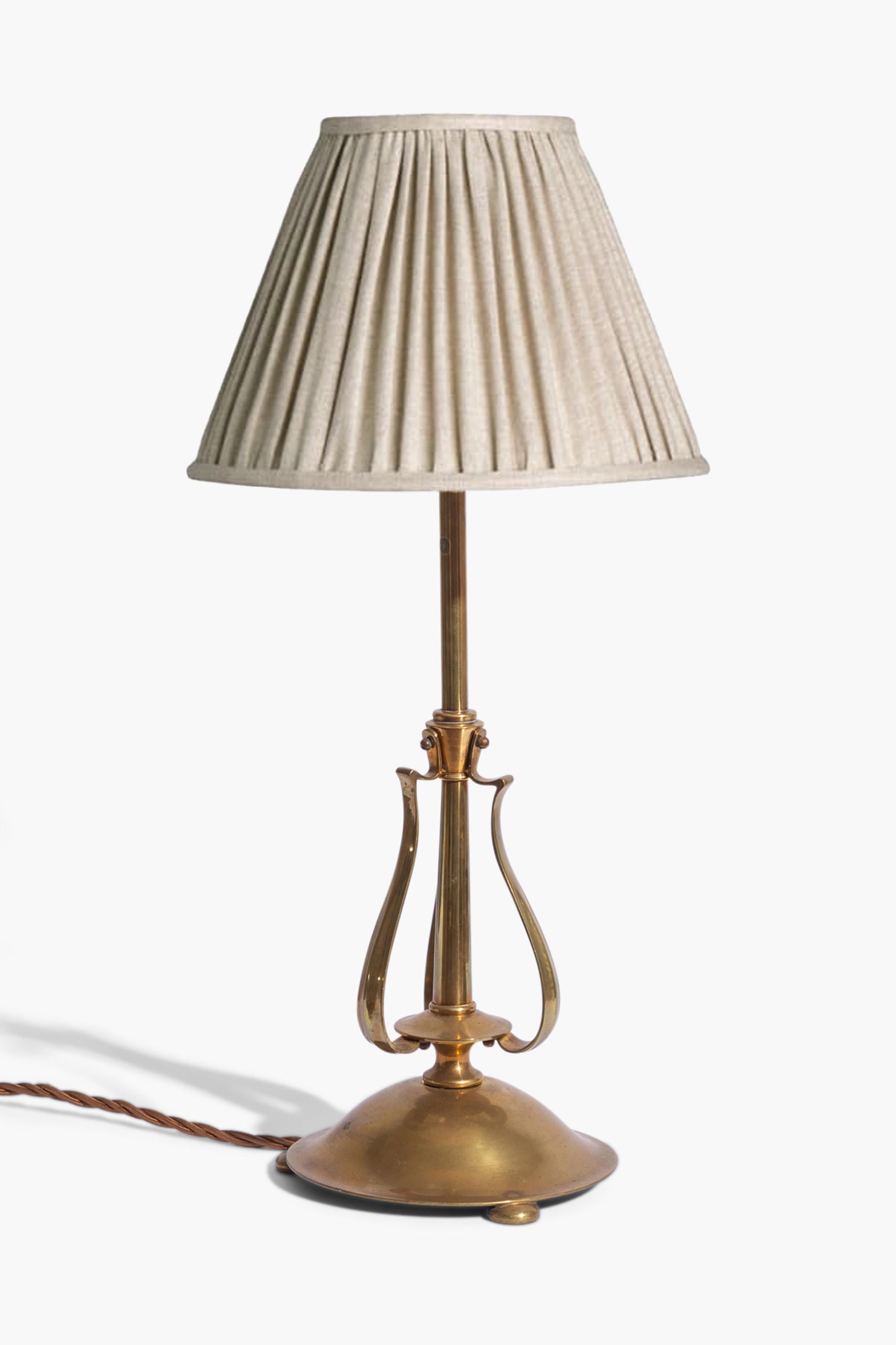 Laiton Lampe de table Art Nouveau à la manière de Was Benson en vente