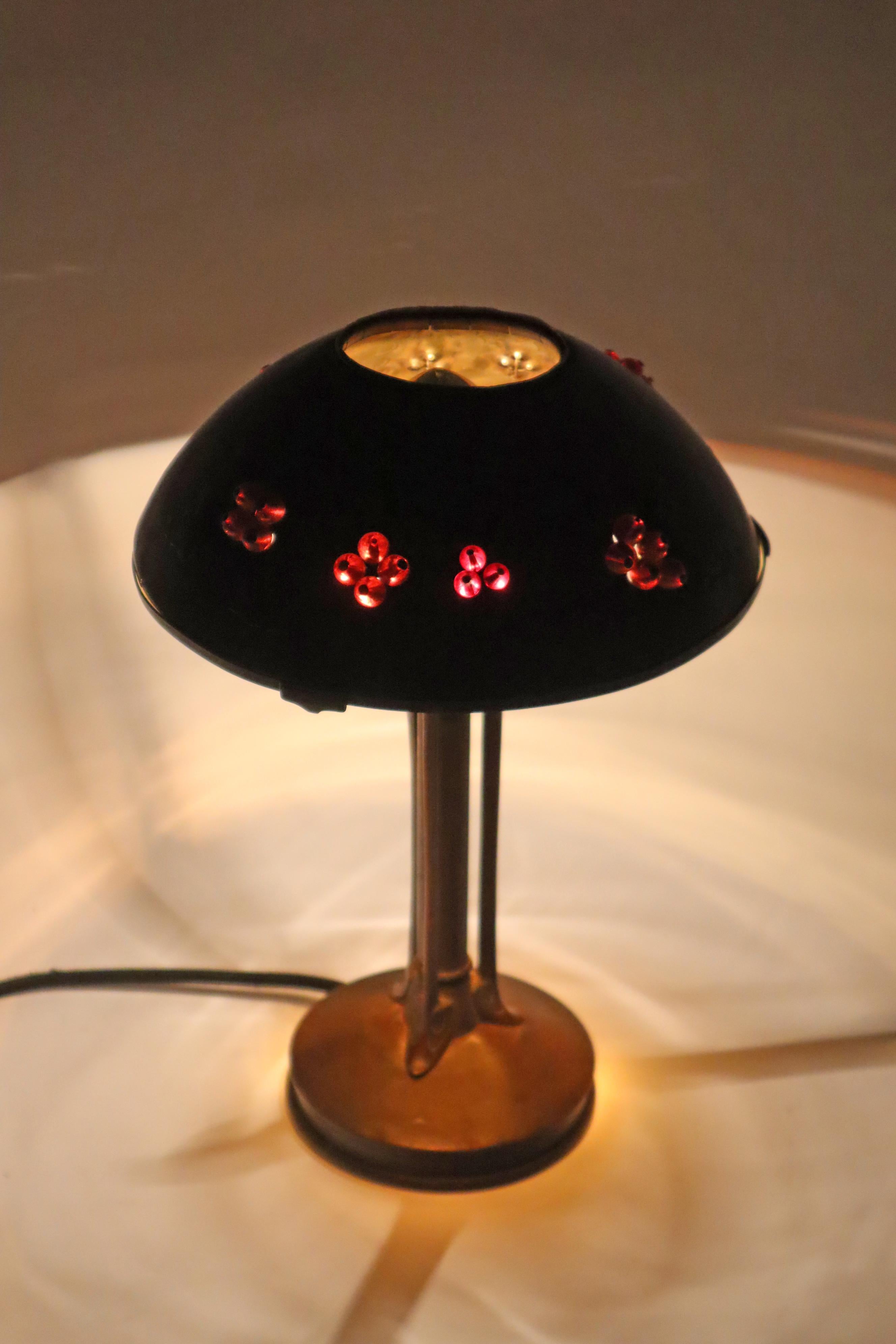 Art Nouveau Table Lamp in the Shape of a Mushroom  with Holly Plant For Sale 1