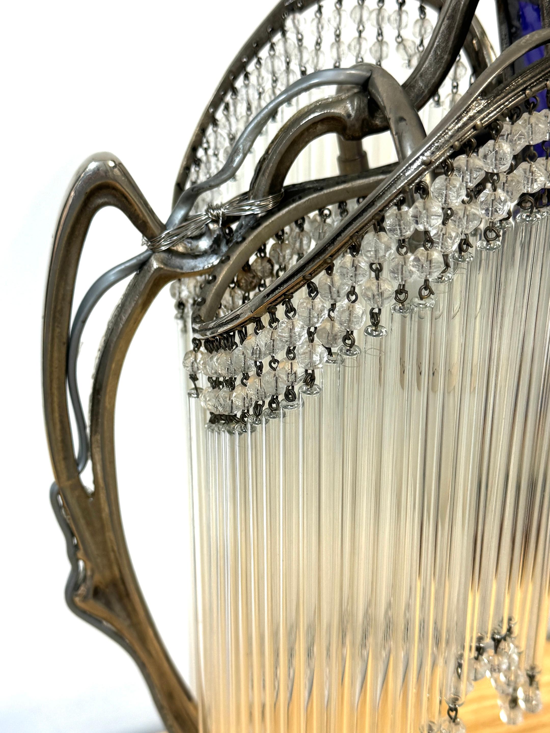 Verre Lampe de table Art Nouveau dans le style de Hector Guimard, réparée